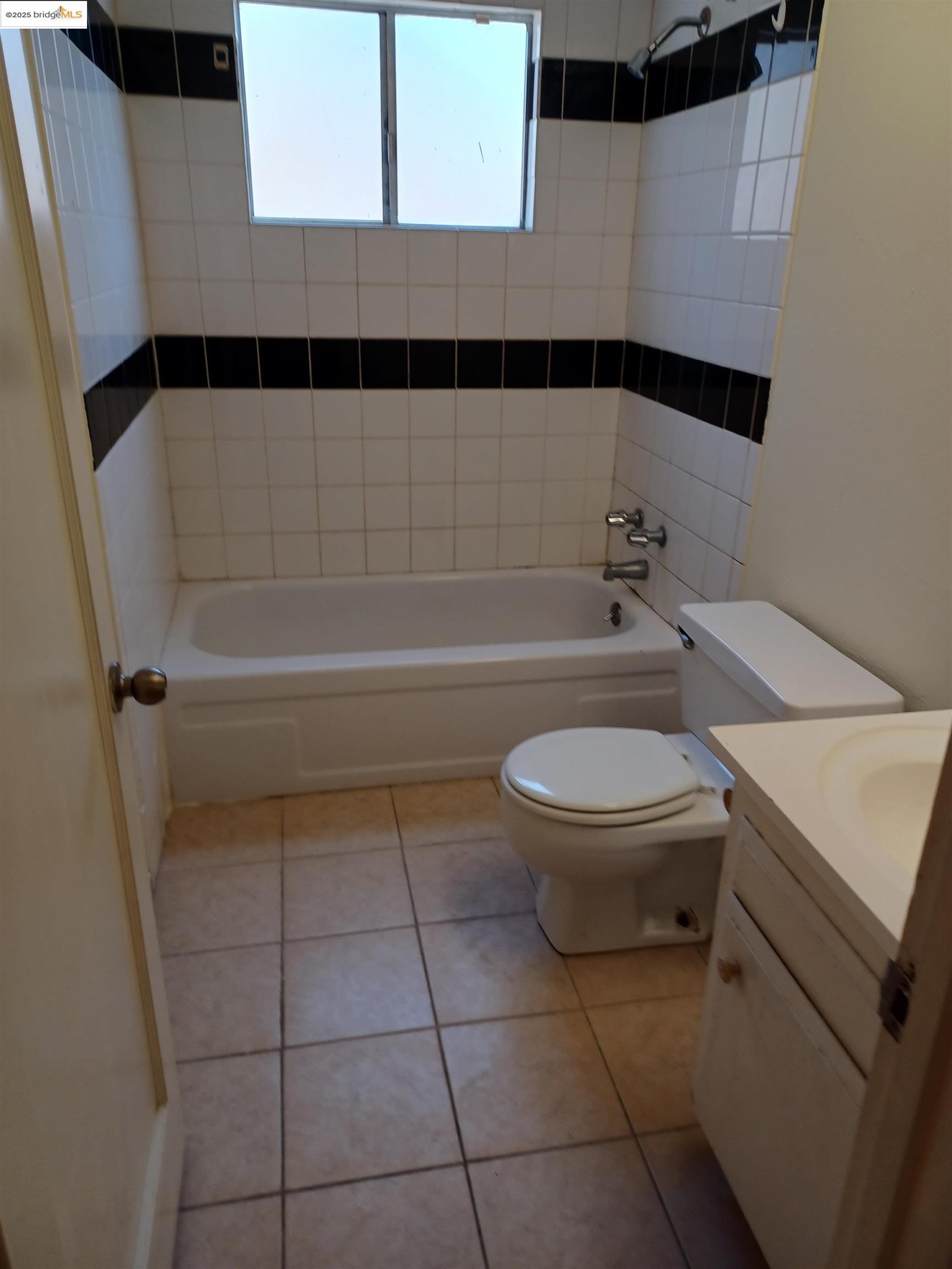 Detail Gallery Image 8 of 18 For 3163 S Francisco Way, Antioch,  CA 94509 - 3 Beds | 2 Baths