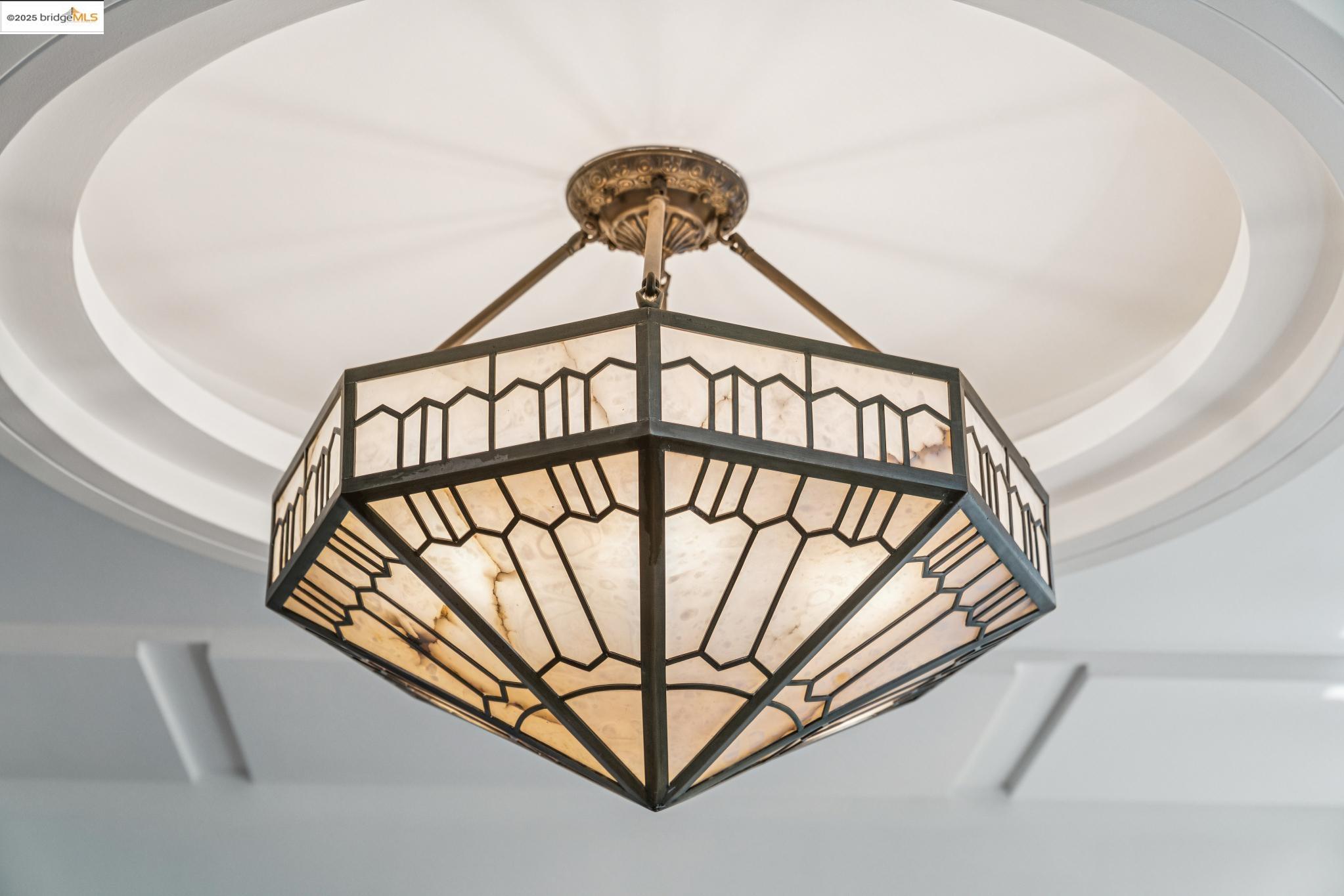 Detail Gallery Image 12 of 52 For 7723 Claremont Ave, Berkeley,  CA 94705 - 5 Beds | 3/1 Baths