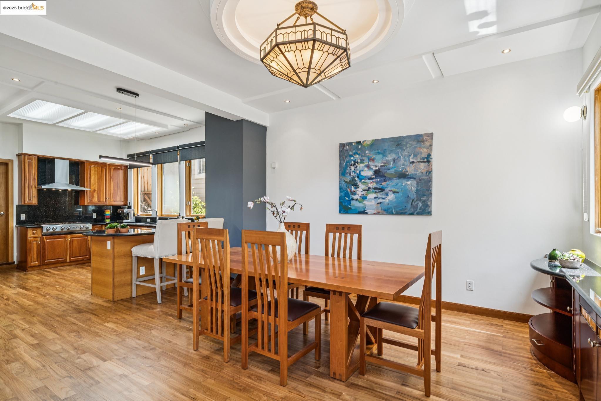 Detail Gallery Image 14 of 52 For 7723 Claremont Ave, Berkeley,  CA 94705 - 5 Beds | 3/1 Baths