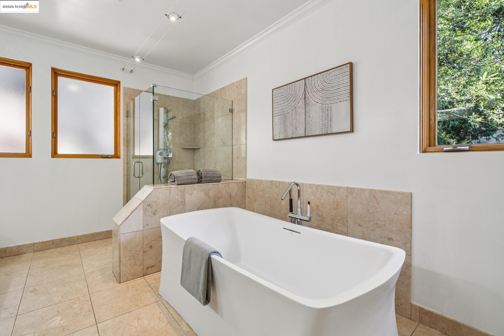 Detail Gallery Image 34 of 52 For 7723 Claremont Ave, Berkeley,  CA 94705 - 5 Beds | 3/1 Baths