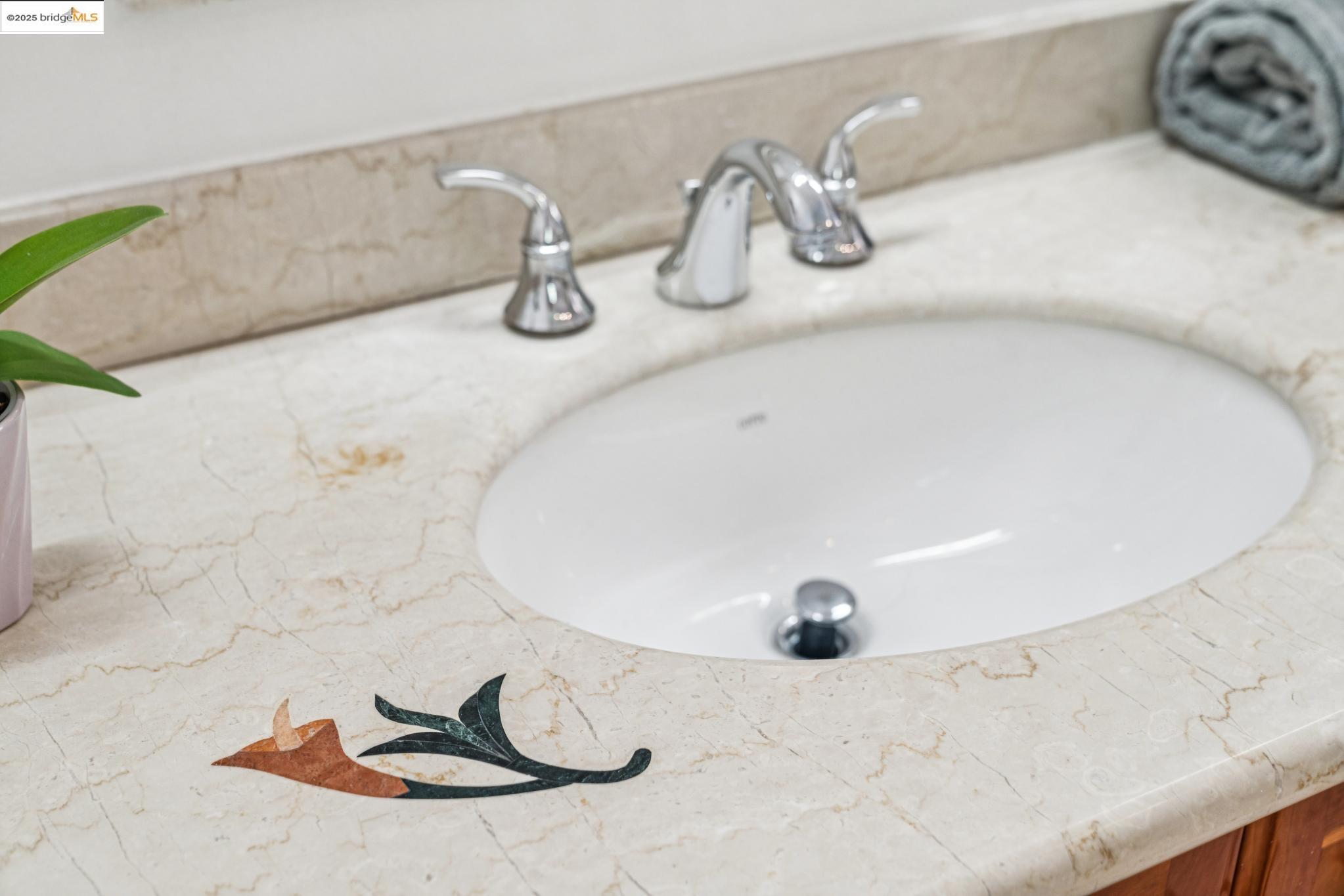 Detail Gallery Image 40 of 52 For 7723 Claremont Ave, Berkeley,  CA 94705 - 5 Beds | 3/1 Baths