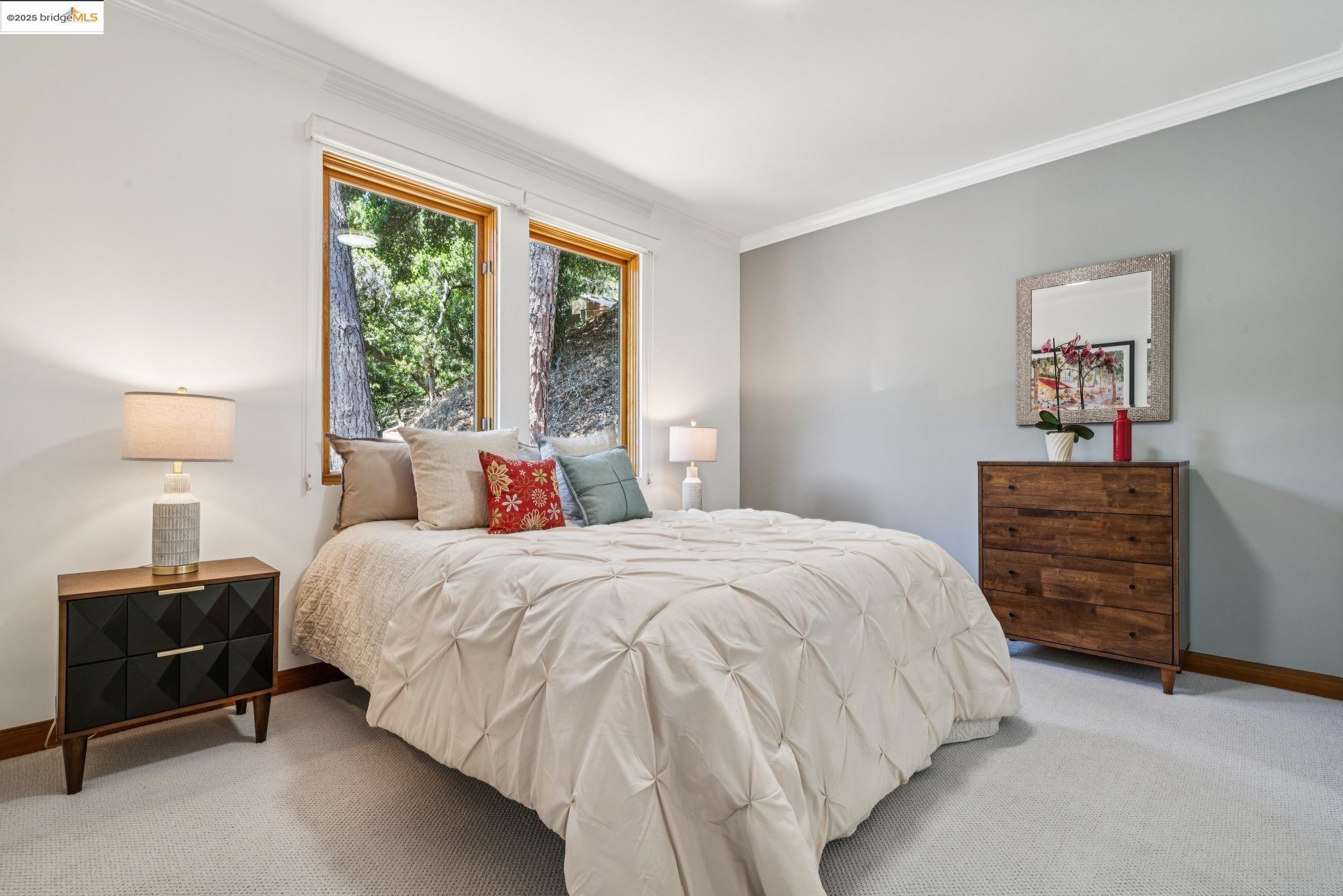 Detail Gallery Image 46 of 52 For 7723 Claremont Ave, Berkeley,  CA 94705 - 5 Beds | 3/1 Baths