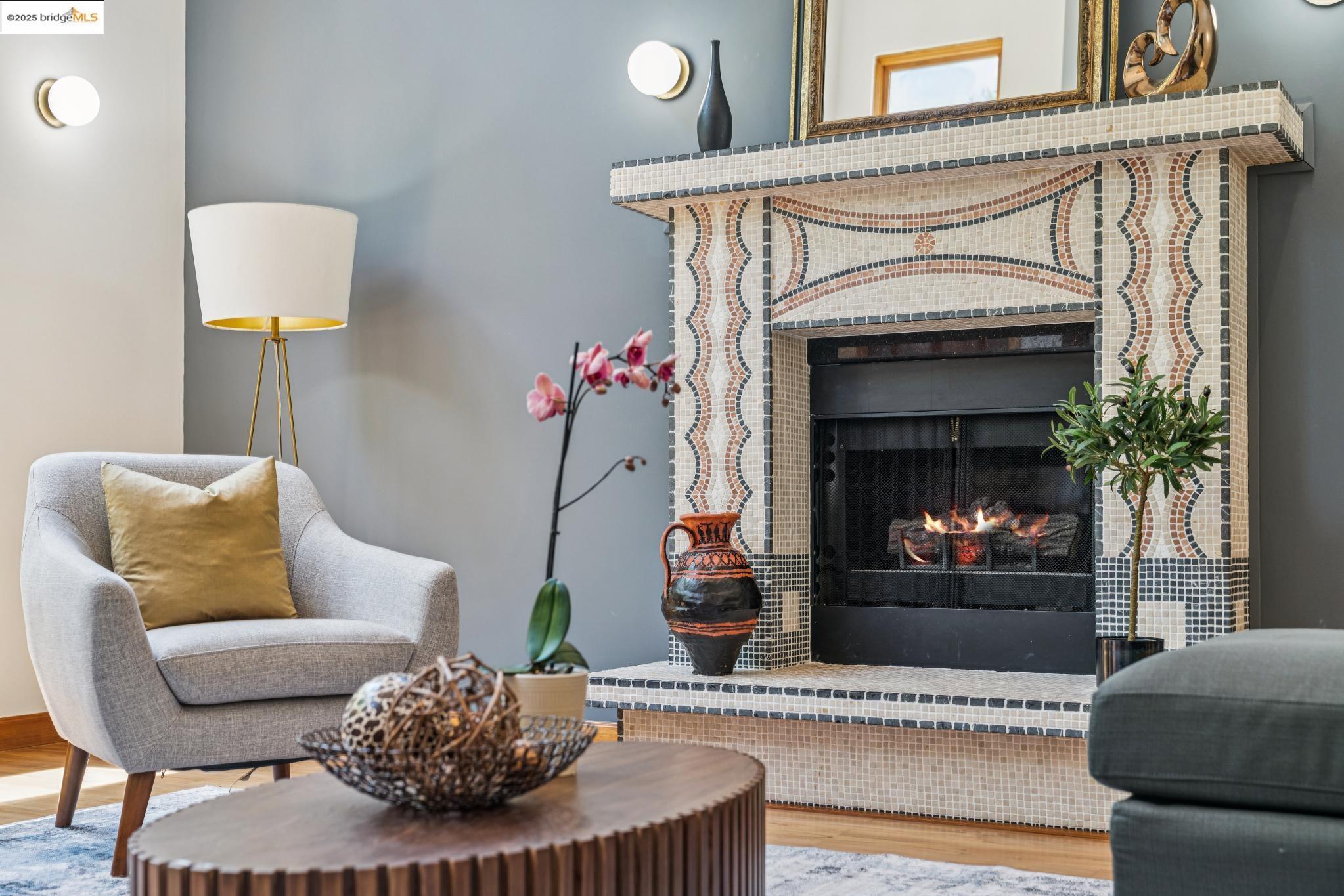 Detail Gallery Image 6 of 52 For 7723 Claremont Ave, Berkeley,  CA 94705 - 5 Beds | 3/1 Baths