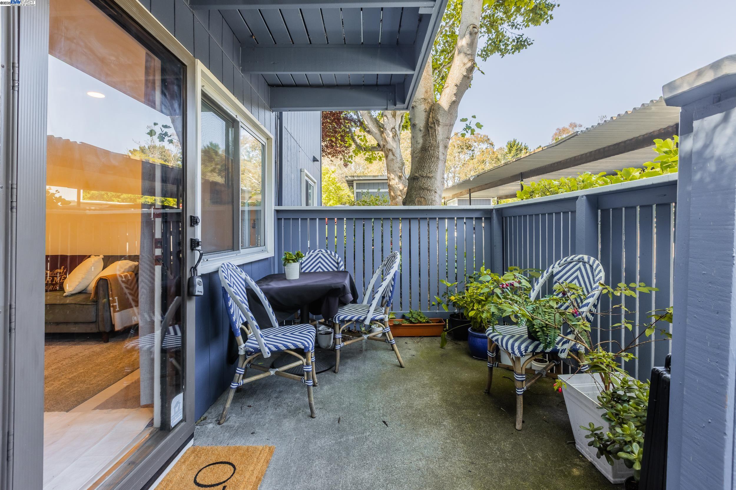 Detail Gallery Image 12 of 19 For 408 Boardwalk Ave #1,  San Bruno,  CA 94066 - 1 Beds | 1 Baths