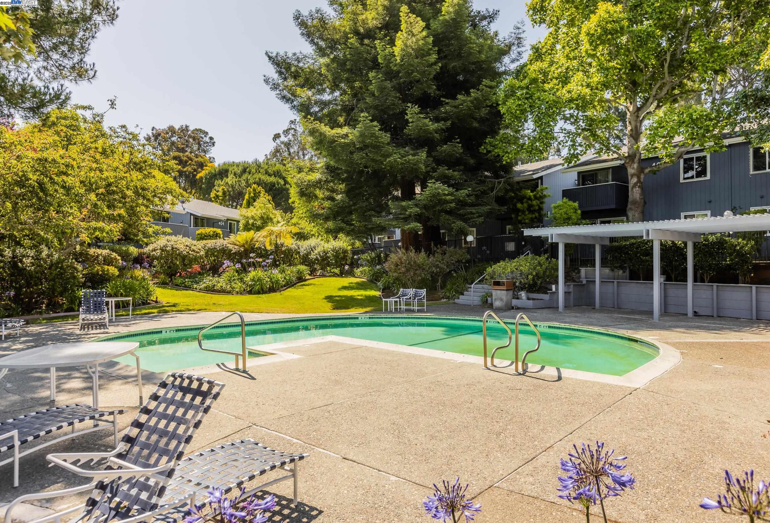 Detail Gallery Image 13 of 19 For 408 Boardwalk Ave #1,  San Bruno,  CA 94066 - 1 Beds | 1 Baths