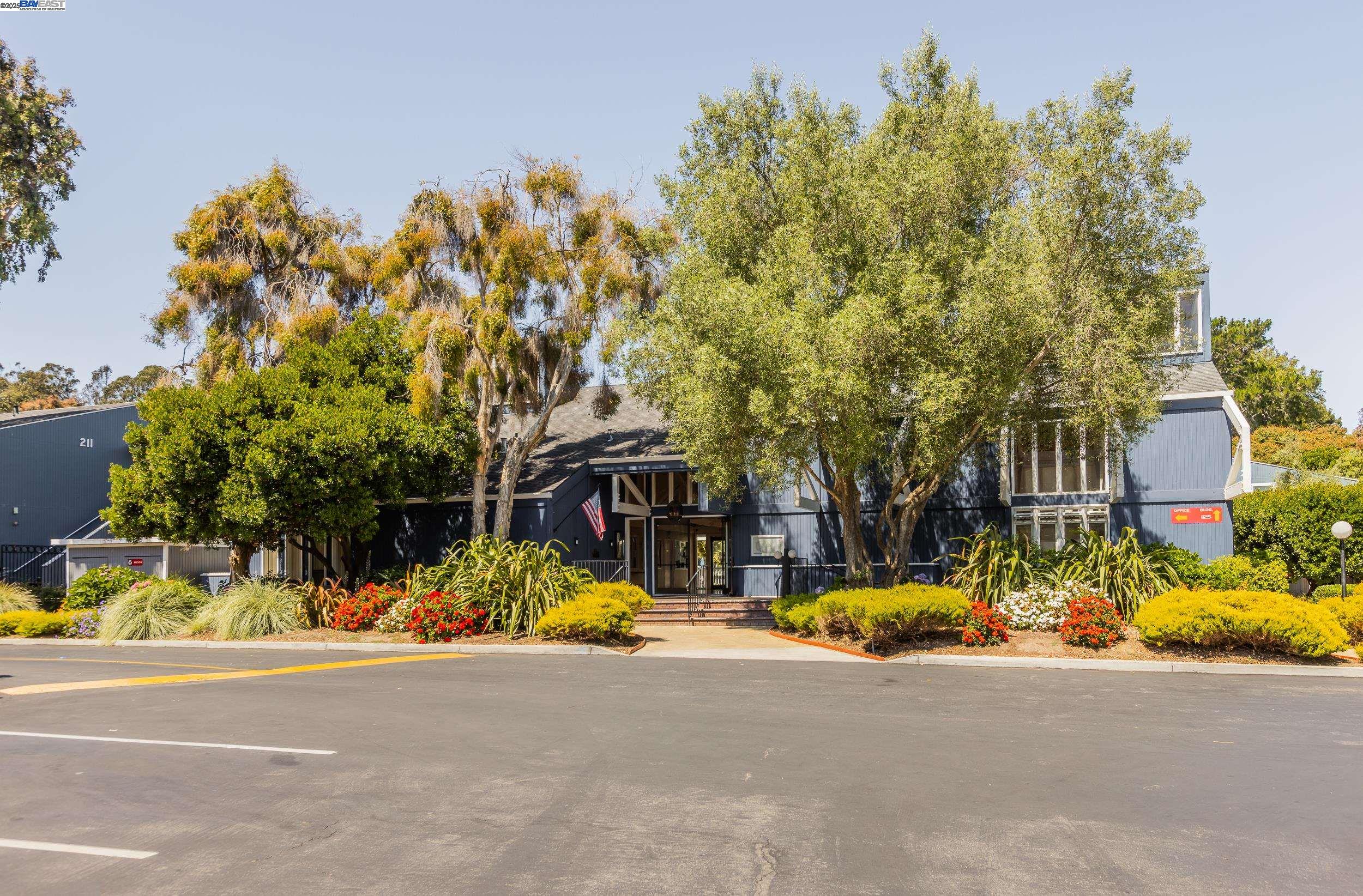 Detail Gallery Image 14 of 19 For 408 Boardwalk Ave #1,  San Bruno,  CA 94066 - 1 Beds | 1 Baths