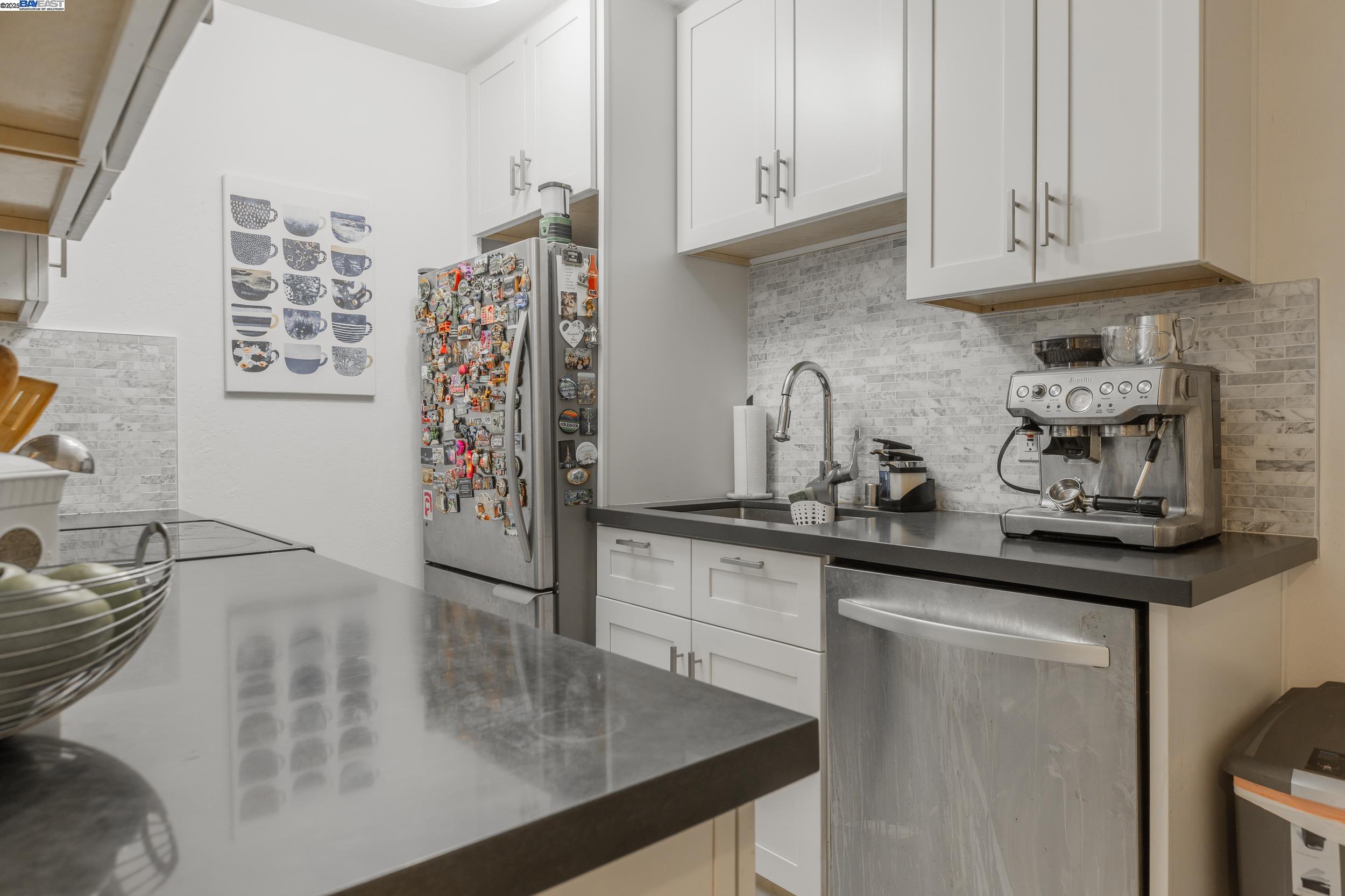 Detail Gallery Image 6 of 19 For 408 Boardwalk Ave #1,  San Bruno,  CA 94066 - 1 Beds | 1 Baths