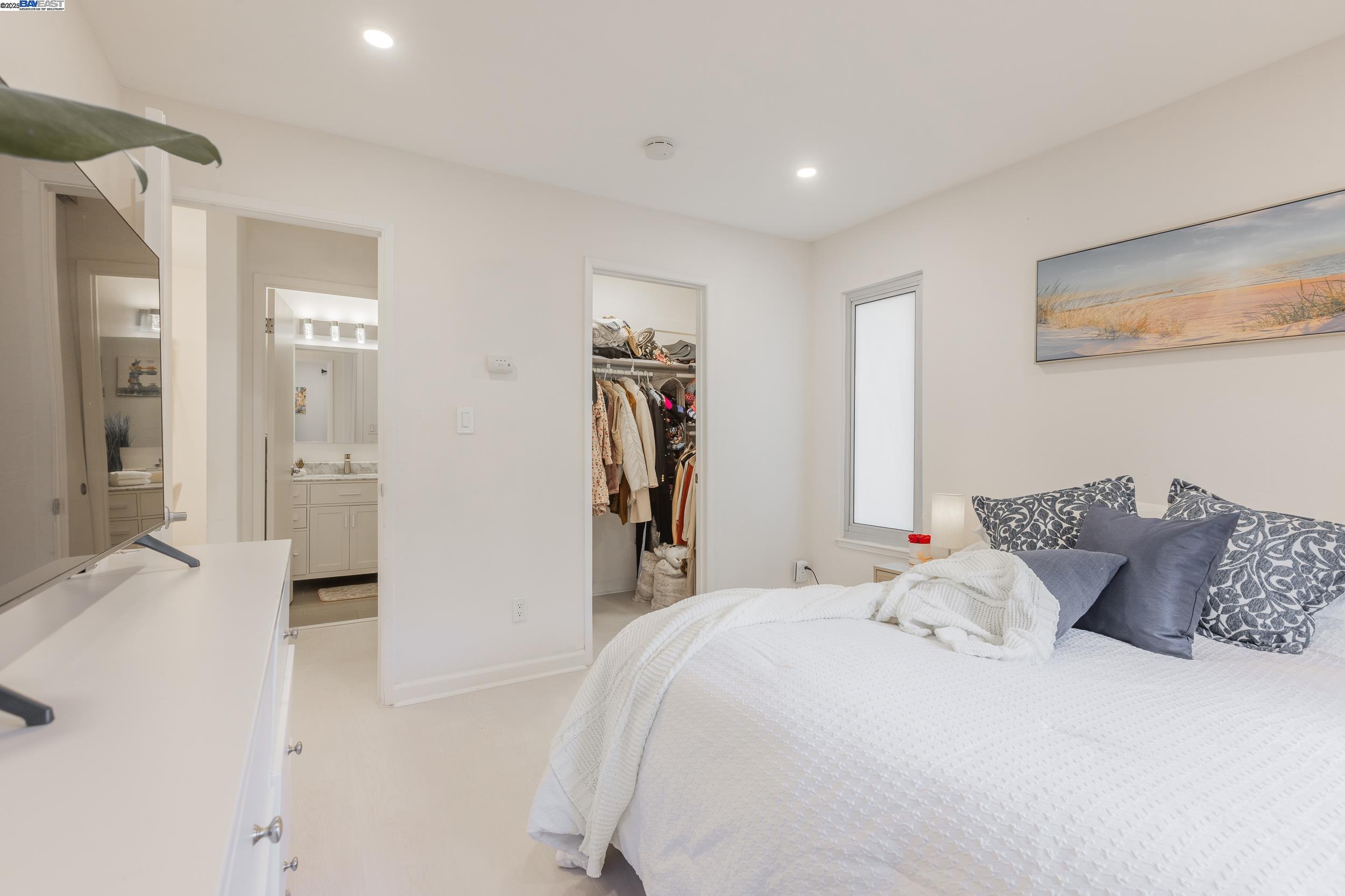 Detail Gallery Image 8 of 19 For 408 Boardwalk Ave #1,  San Bruno,  CA 94066 - 1 Beds | 1 Baths