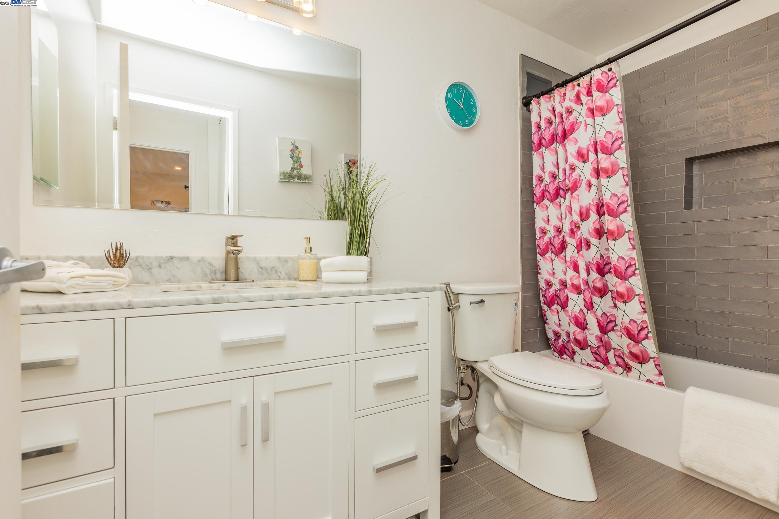 Detail Gallery Image 9 of 19 For 408 Boardwalk Ave #1,  San Bruno,  CA 94066 - 1 Beds | 1 Baths