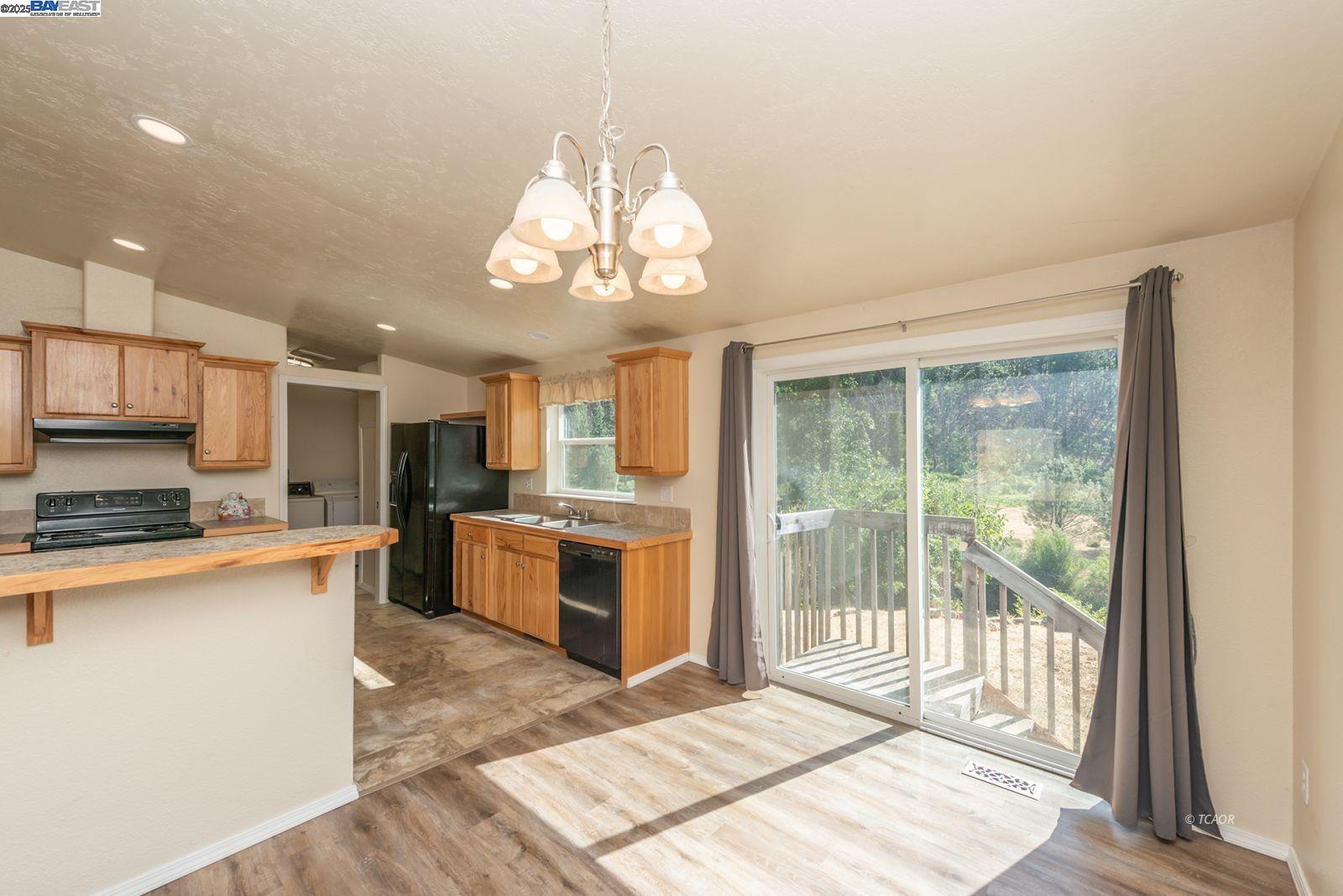 Detail Gallery Image 16 of 53 For 38500 State Highway 299, Junction City,  CA 96048 - 3 Beds | 2 Baths