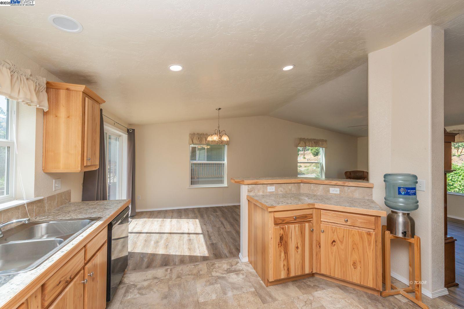 Detail Gallery Image 25 of 53 For 38500 State Highway 299, Junction City,  CA 96048 - 3 Beds | 2 Baths