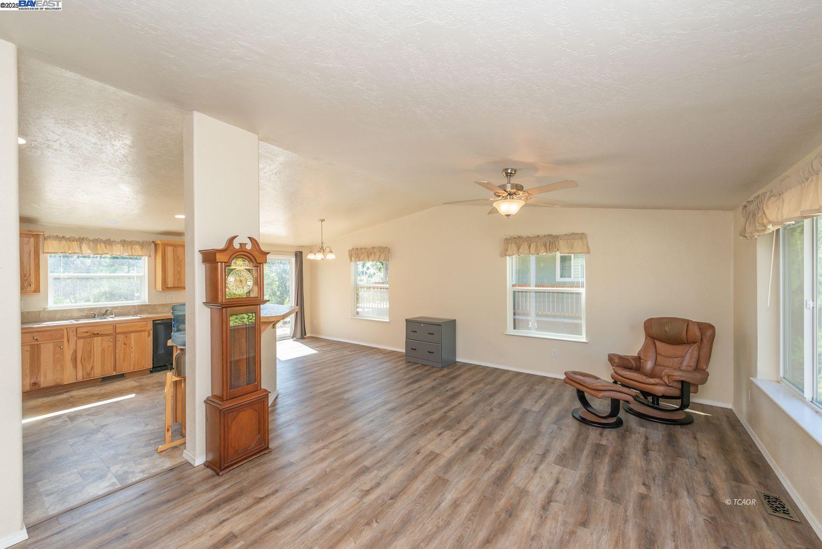 Detail Gallery Image 8 of 53 For 38500 State Highway 299, Junction City,  CA 96048 - 3 Beds | 2 Baths