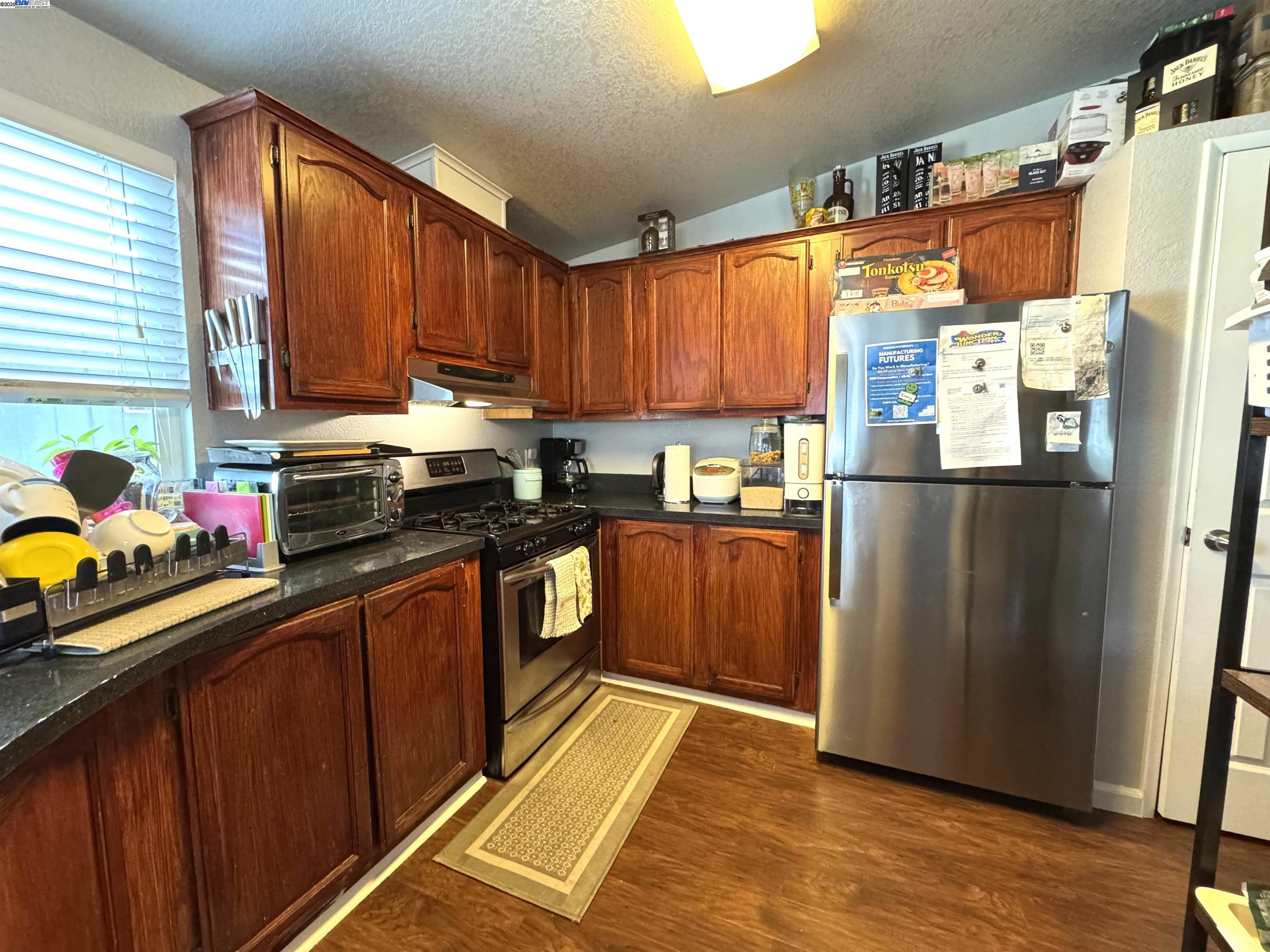 Detail Gallery Image 4 of 16 For 600 E Weddell Dr. #71,  Sunnyvale,  CA 94089 - 3 Beds | 2 Baths