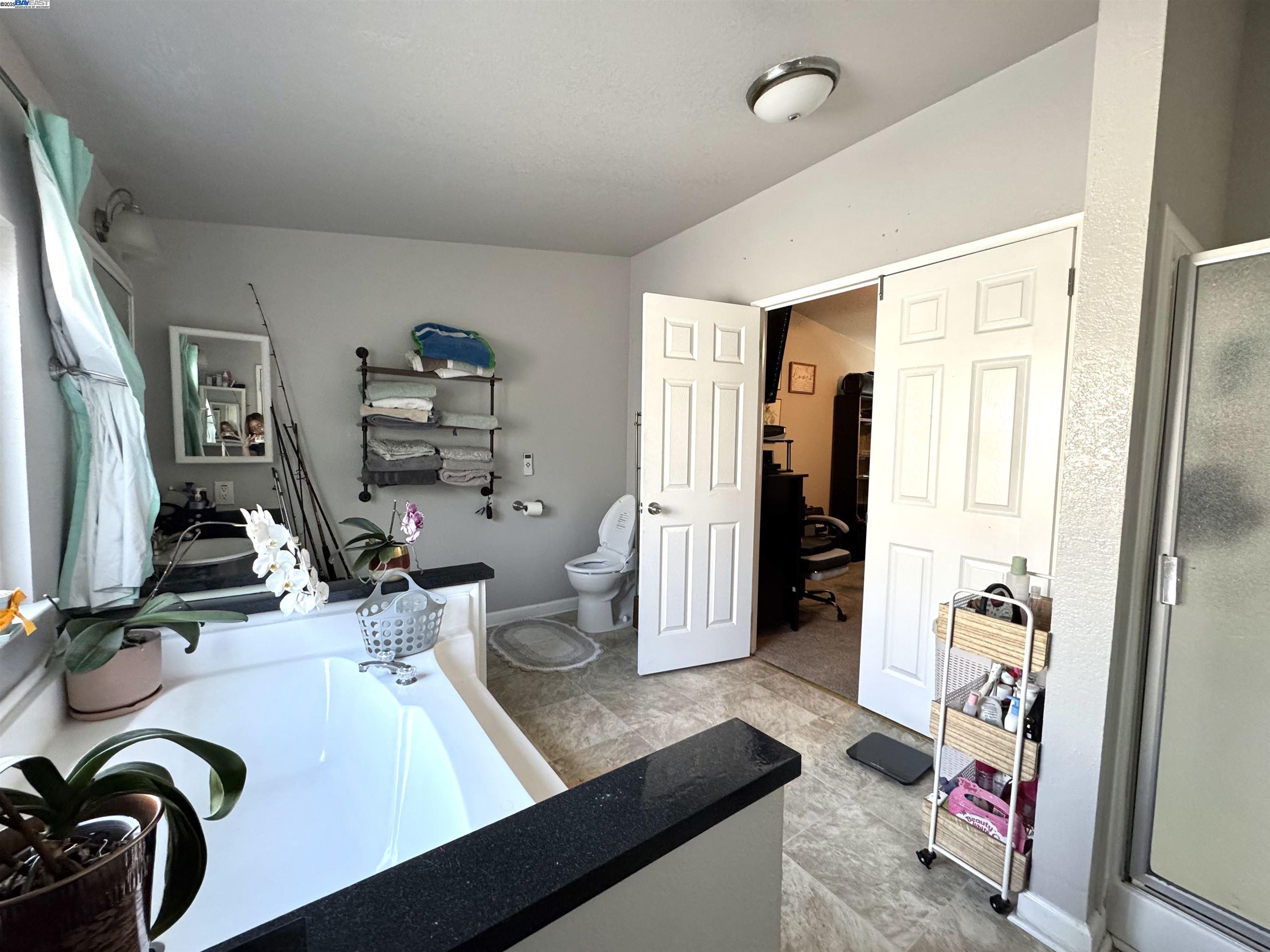 Detail Gallery Image 10 of 16 For 600 E Weddell Dr. #71,  Sunnyvale,  CA 94089 - 3 Beds | 2 Baths