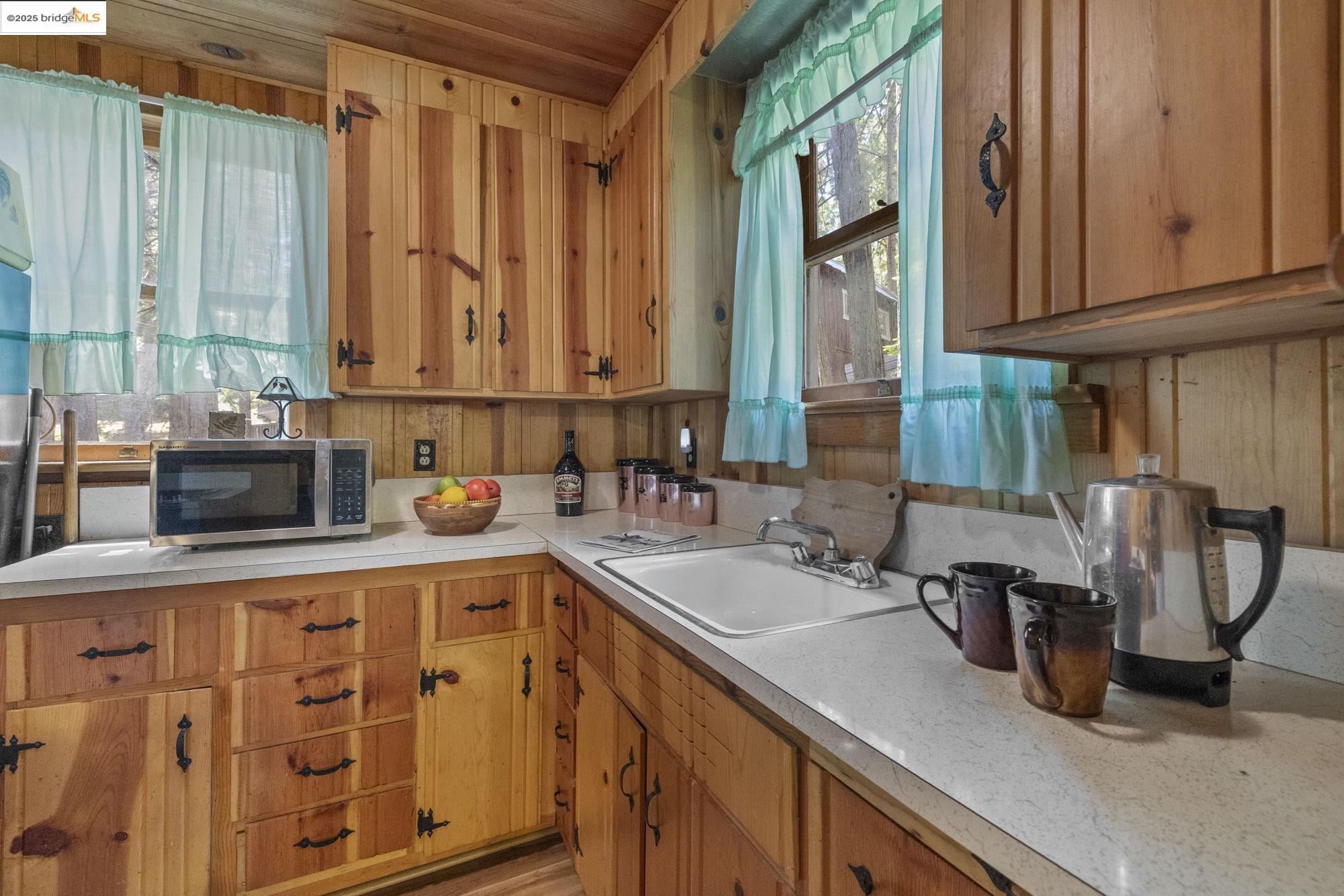 Detail Gallery Image 11 of 44 For 22742 Conifer Court, Long Barn,  CA 95335 - 1 Beds | 1 Baths