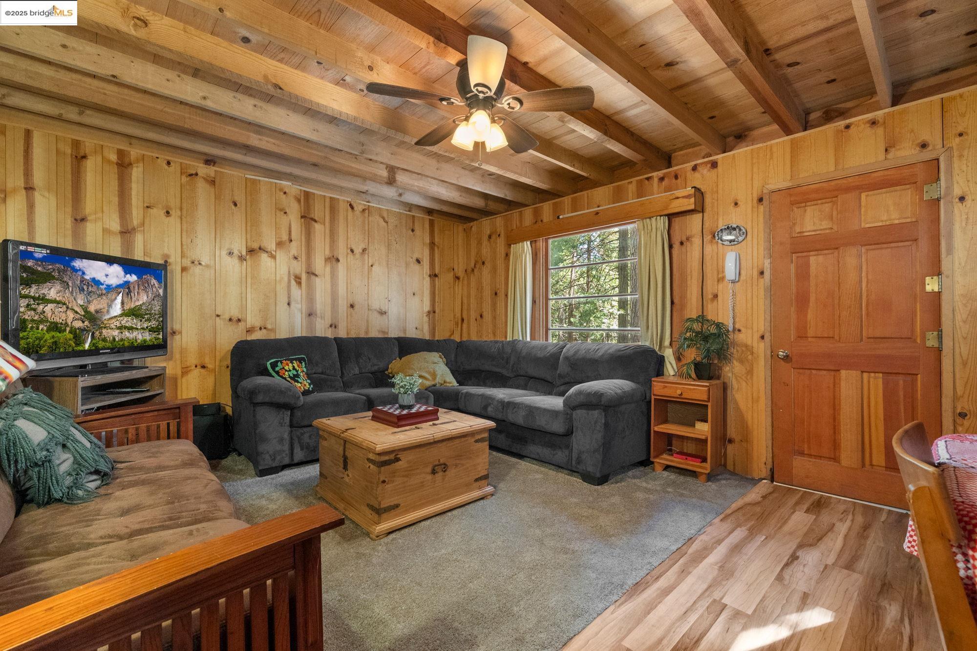 Detail Gallery Image 5 of 44 For 22742 Conifer Court, Long Barn,  CA 95335 - 1 Beds | 1 Baths