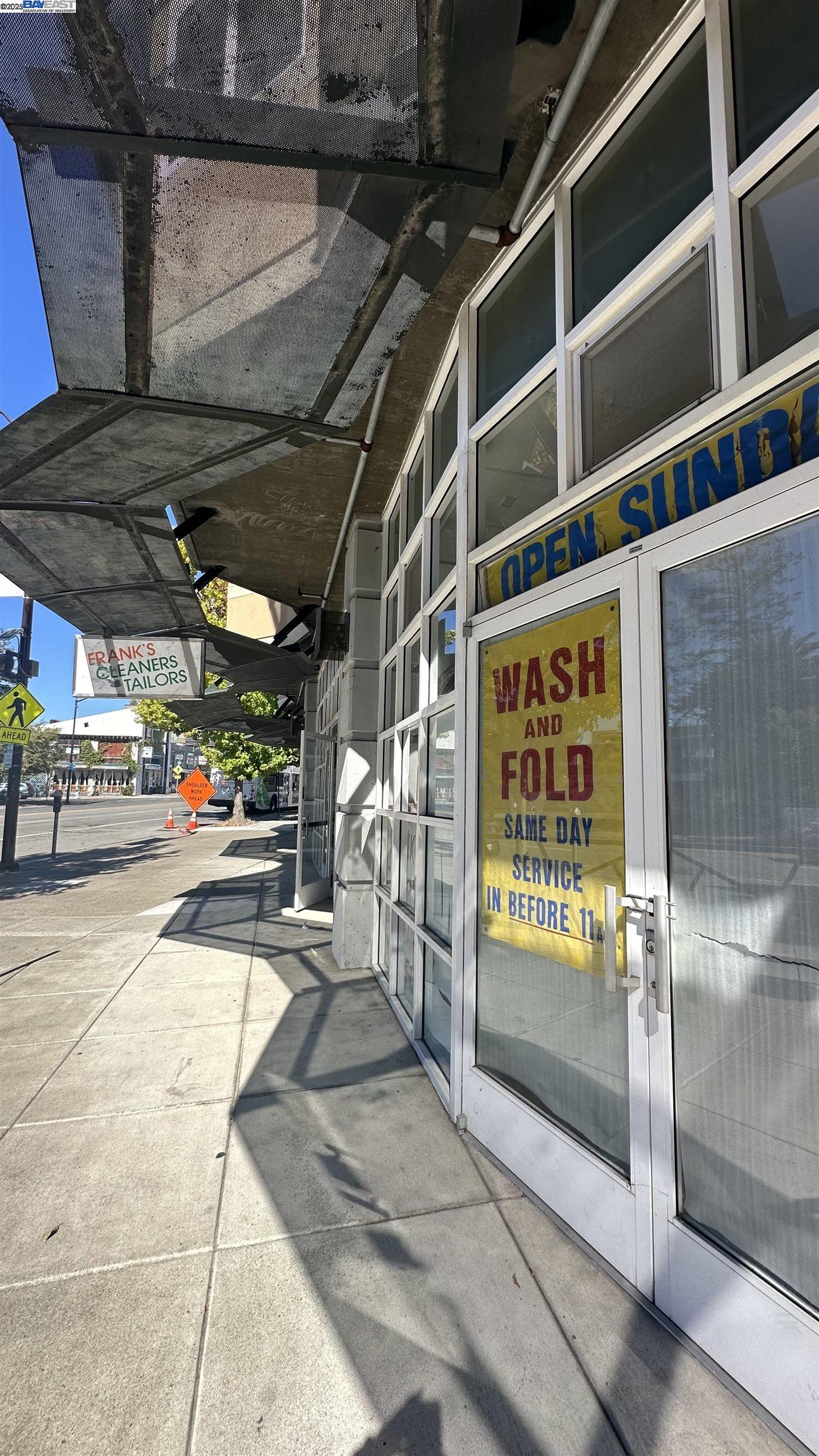 Detail Gallery Image 3 of 9 For 2615 Telegraph Ave, Berkeley,  CA 94704 - – Beds | – Baths