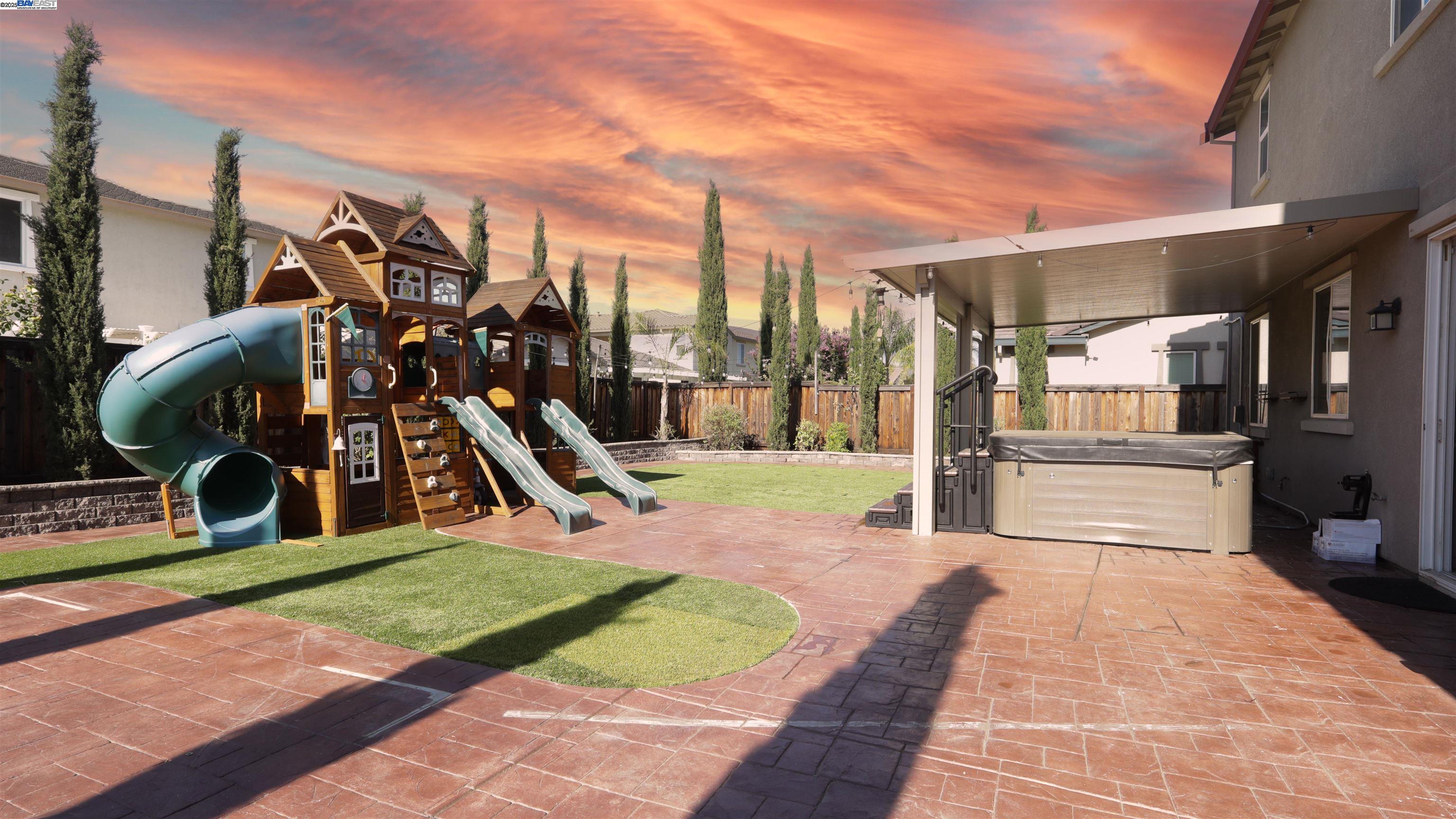 Detail Gallery Image 16 of 40 For 967 Dainty Ave, Brentwood,  CA 94513 - 6 Beds | 4 Baths