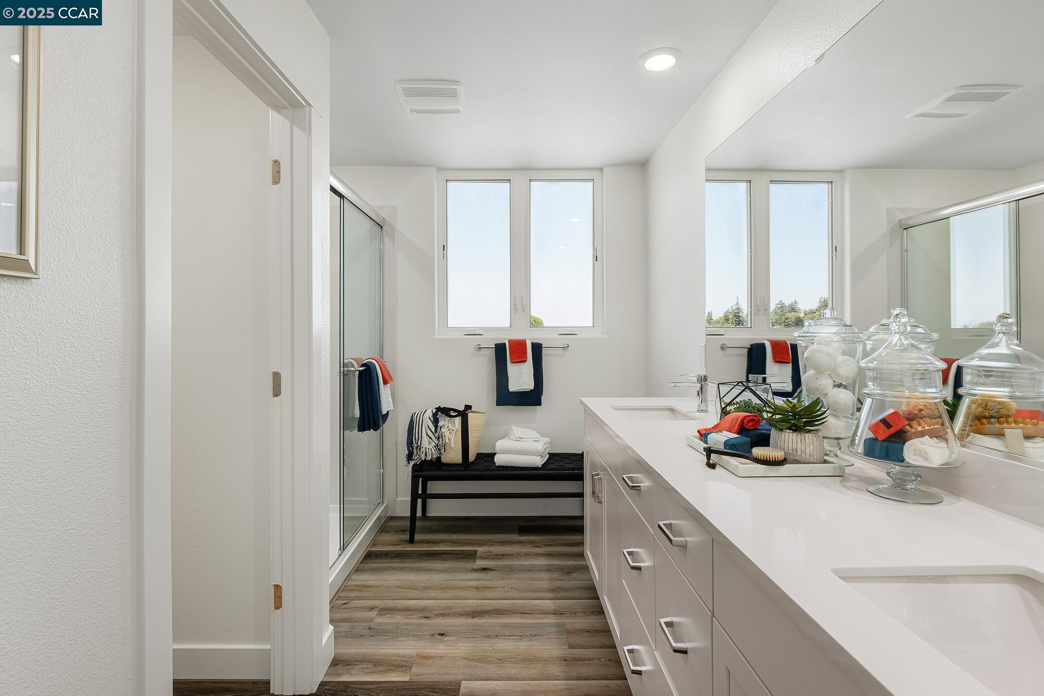 Detail Gallery Image 14 of 25 For 27263 Lumina Ct, Hayward,  CA 94544 - 3 Beds | 2/1 Baths