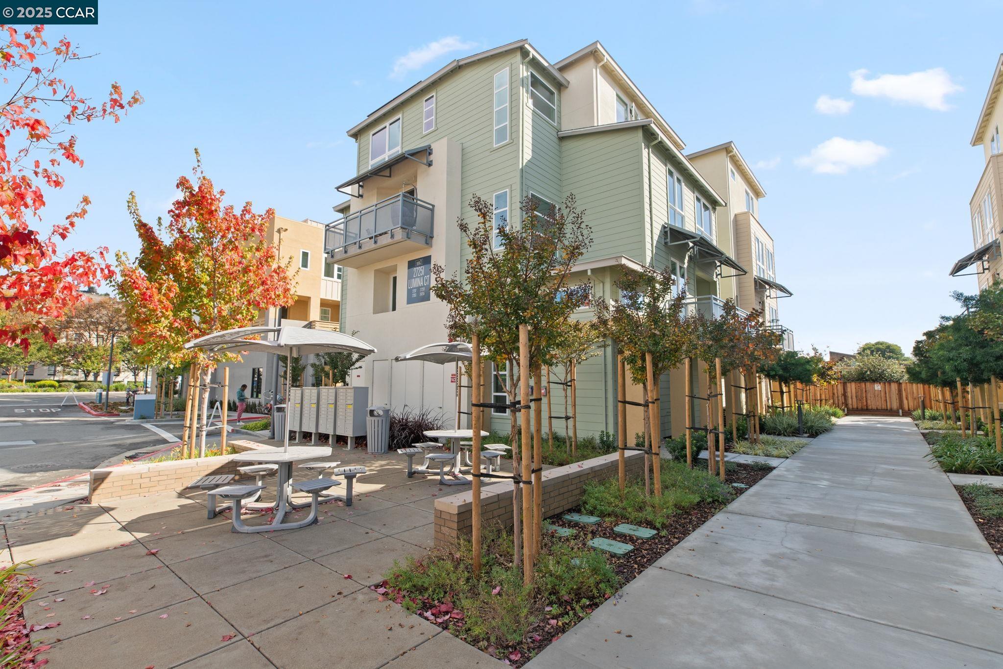 Detail Gallery Image 24 of 25 For 27263 Lumina Ct, Hayward,  CA 94544 - 3 Beds | 2/1 Baths