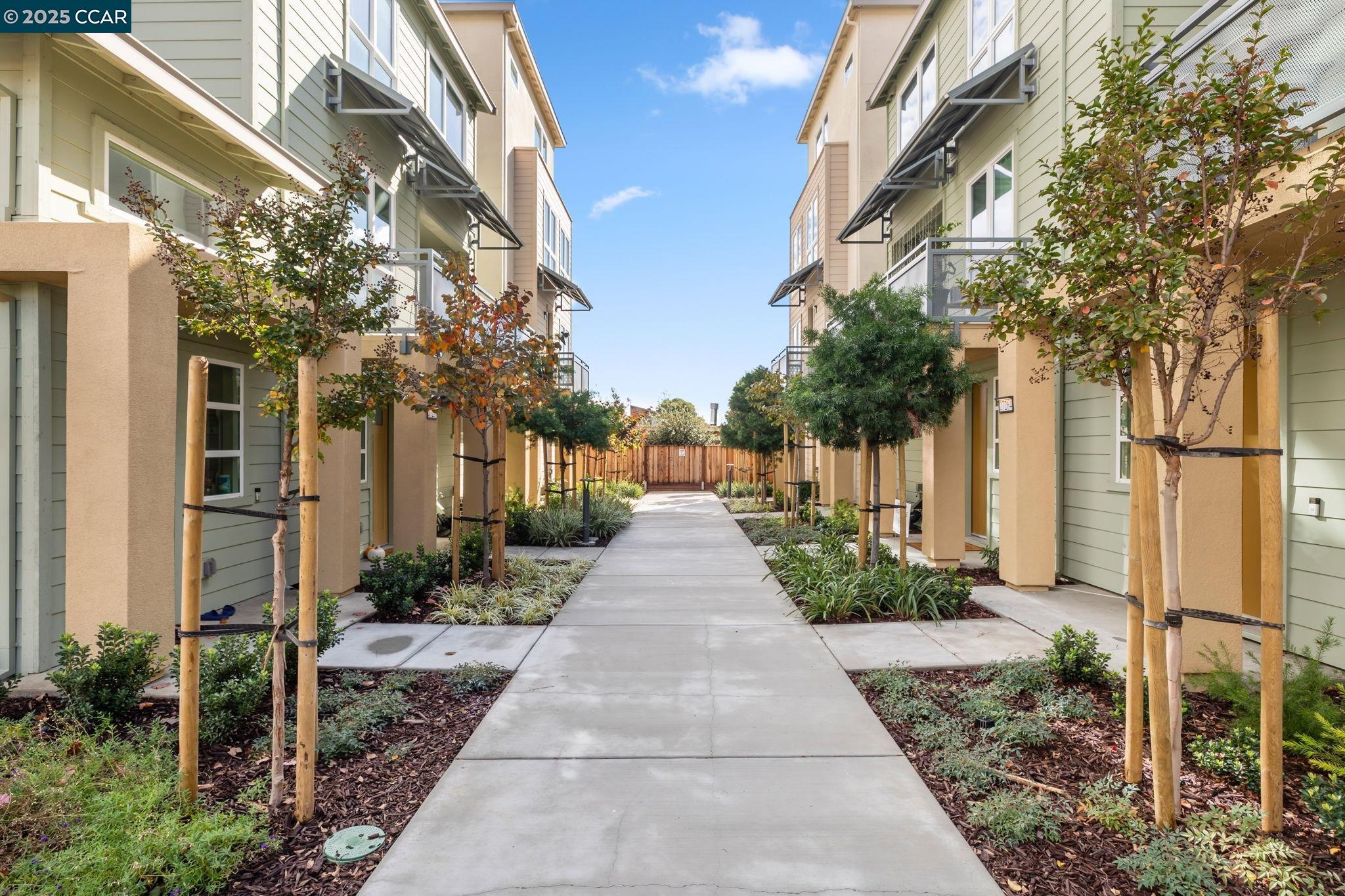 Detail Gallery Image 25 of 25 For 27263 Lumina Ct, Hayward,  CA 94544 - 3 Beds | 2/1 Baths