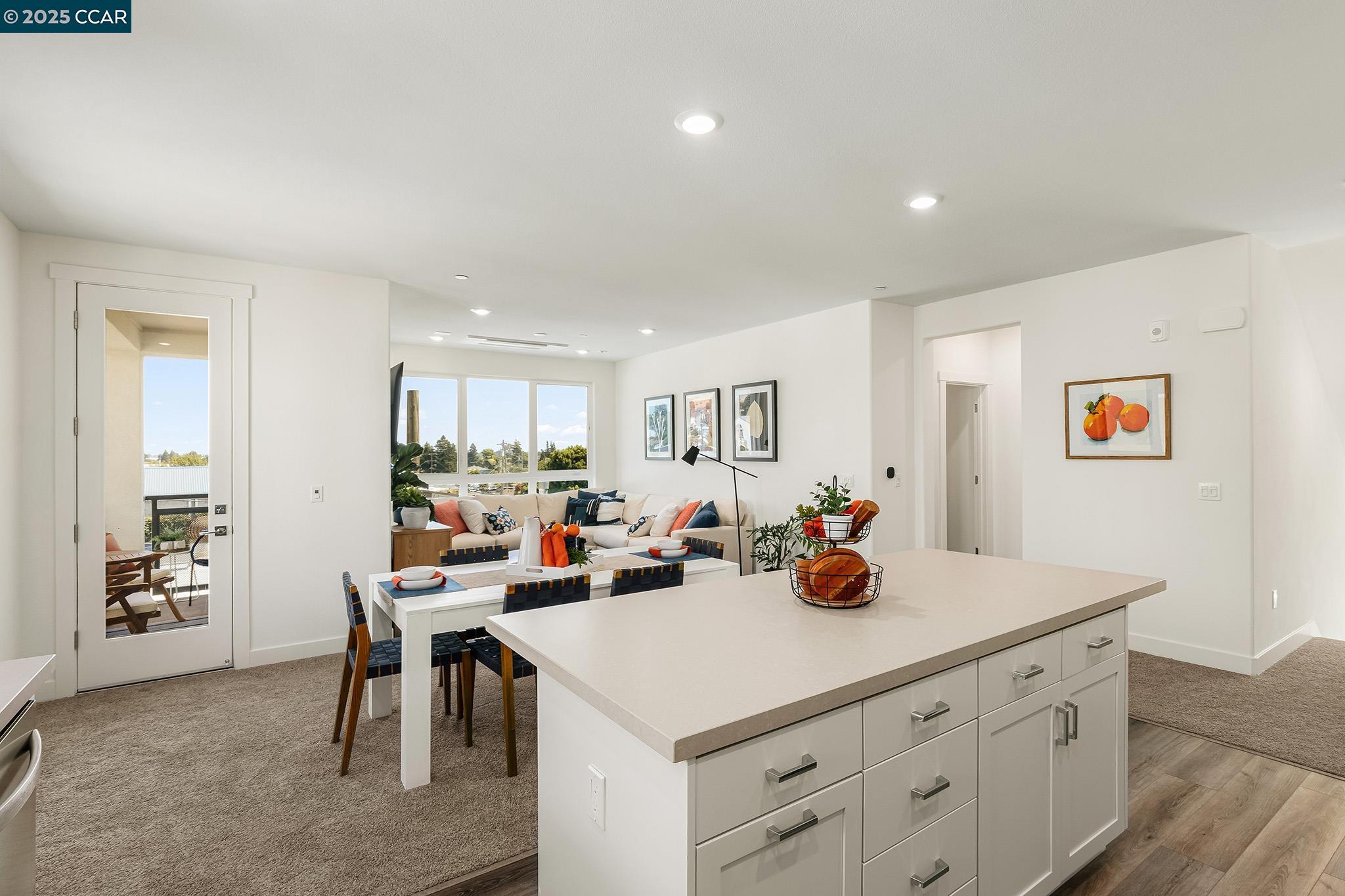 Detail Gallery Image 6 of 25 For 27263 Lumina Ct, Hayward,  CA 94544 - 3 Beds | 2/1 Baths