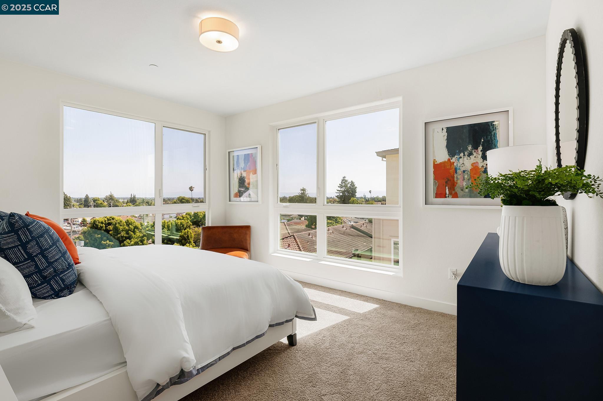 Detail Gallery Image 8 of 25 For 27263 Lumina Ct, Hayward,  CA 94544 - 3 Beds | 2/1 Baths