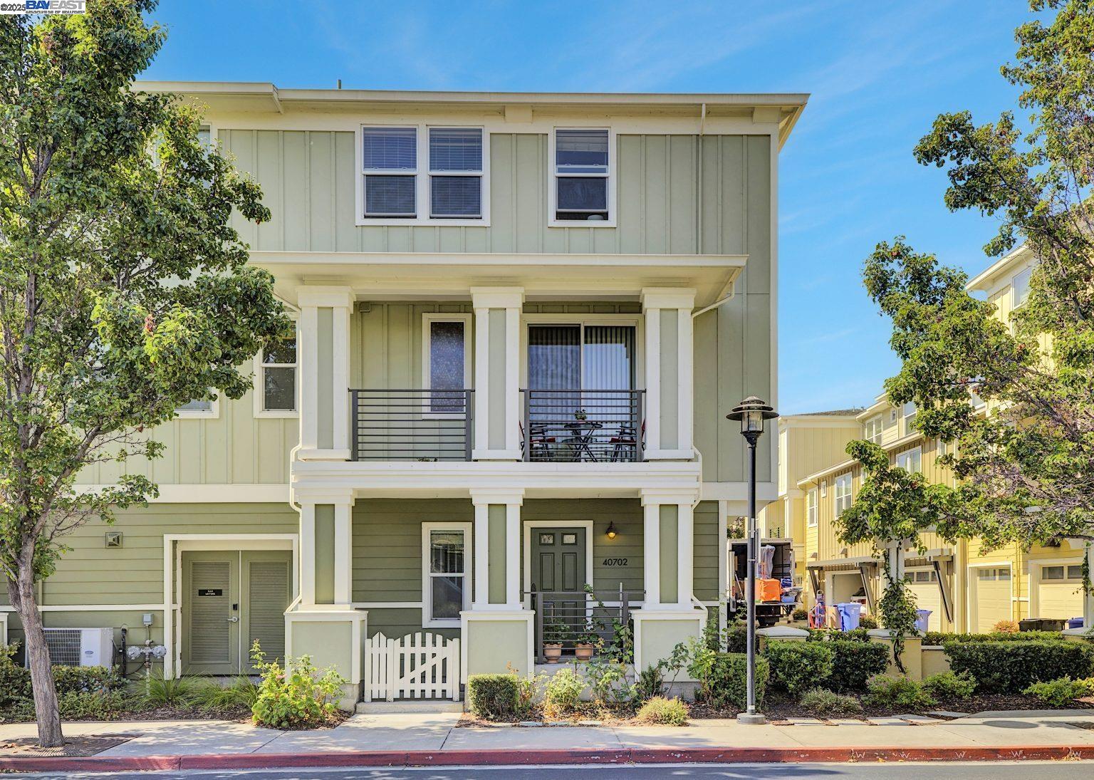 Front Image Thumbnail for BE41107278