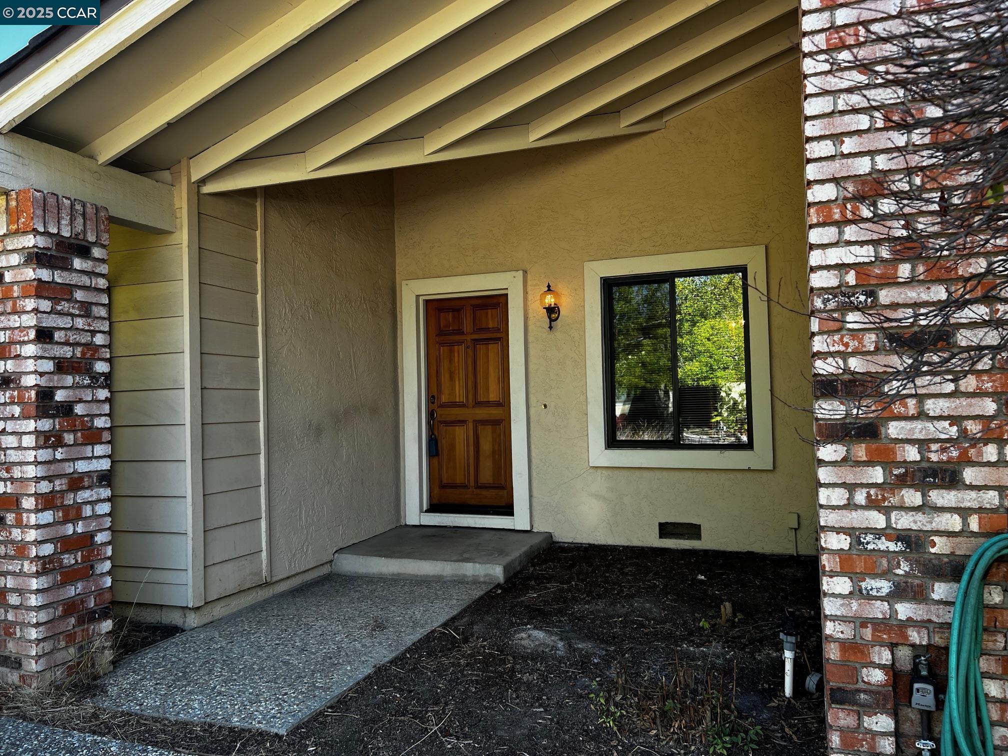 Front Image Thumbnail for CC41107607