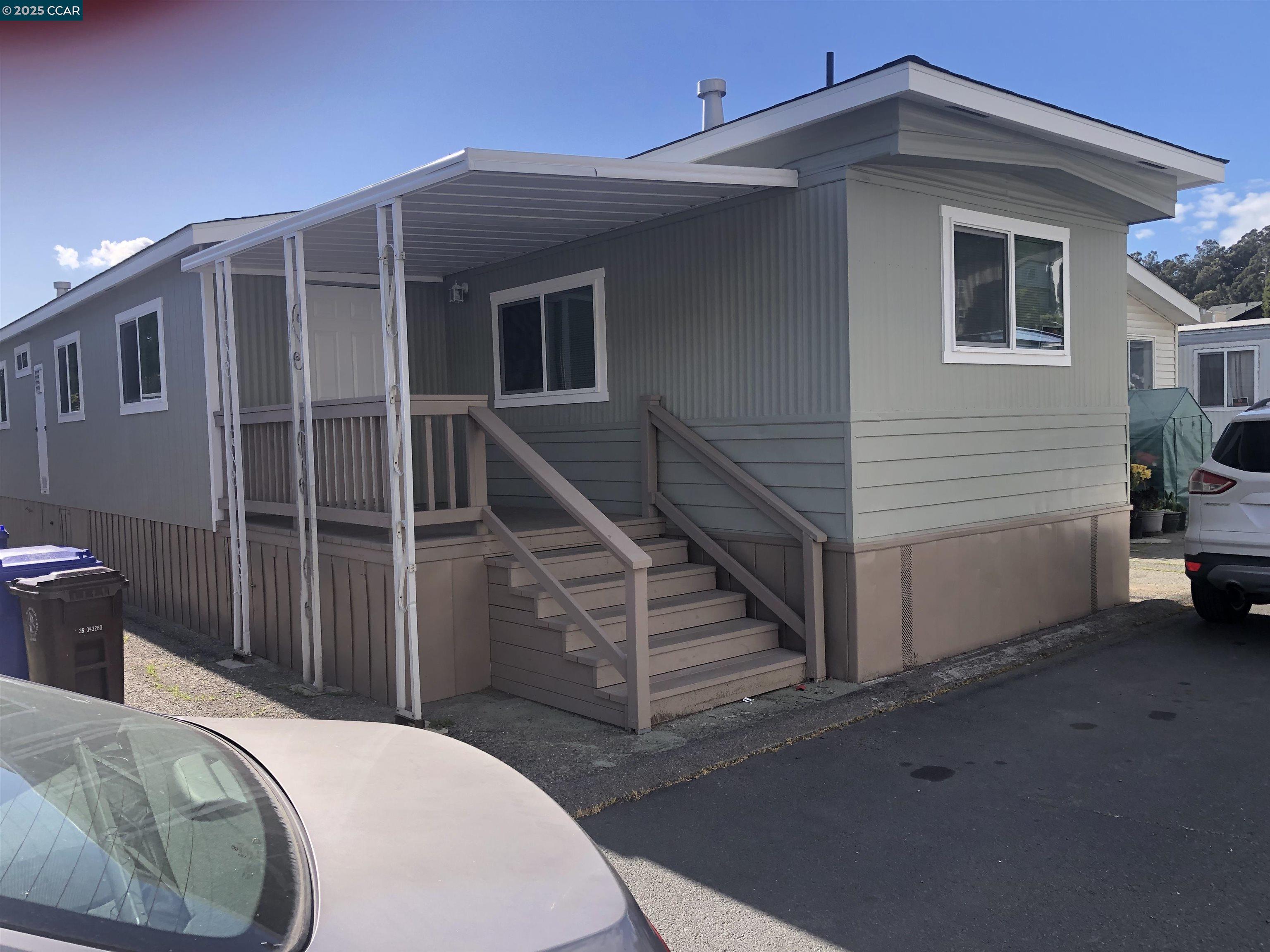 Front Image Thumbnail for CC41107633