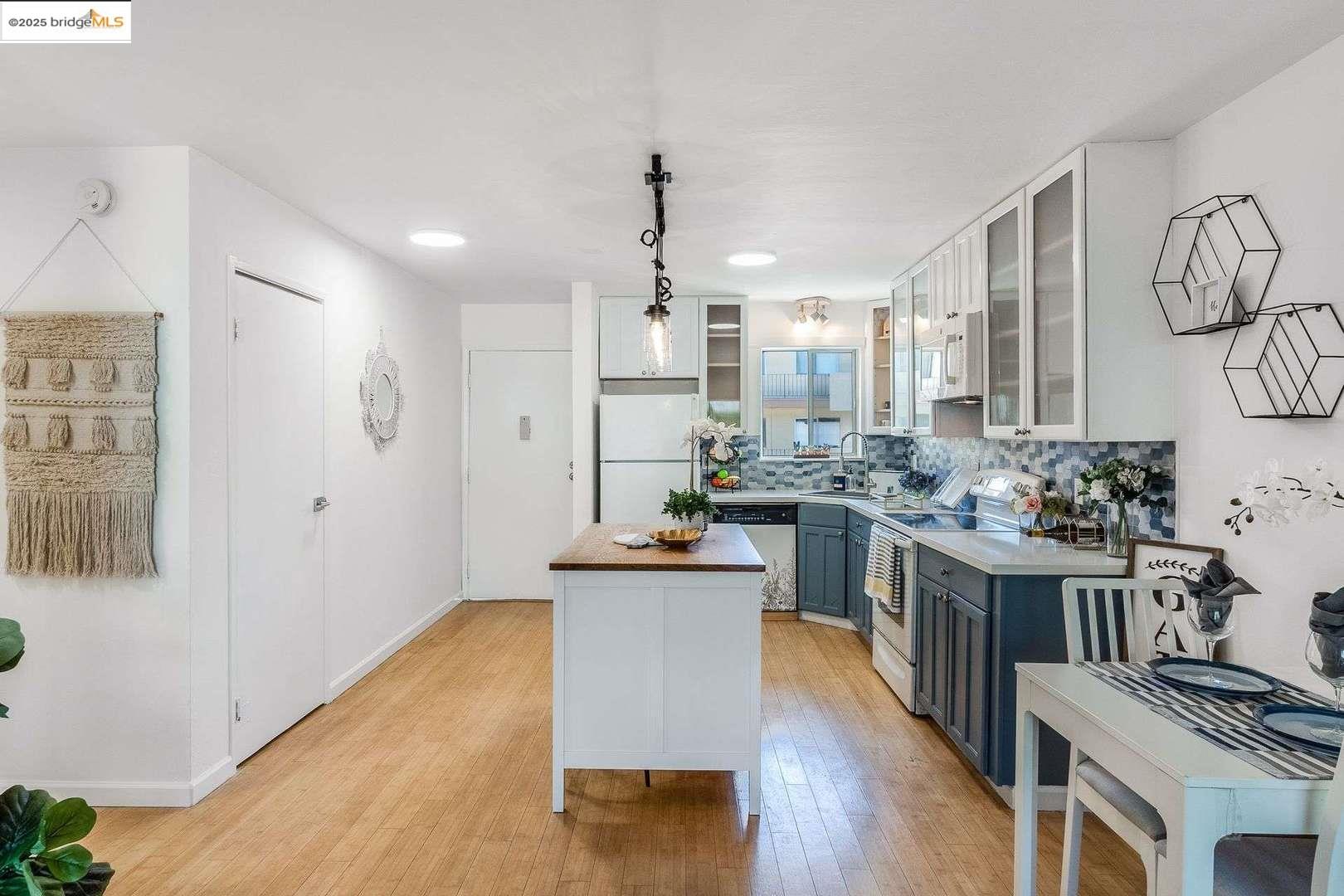 325 Kitty Hawk RD UNIT 207, Alameda, CA, 94501