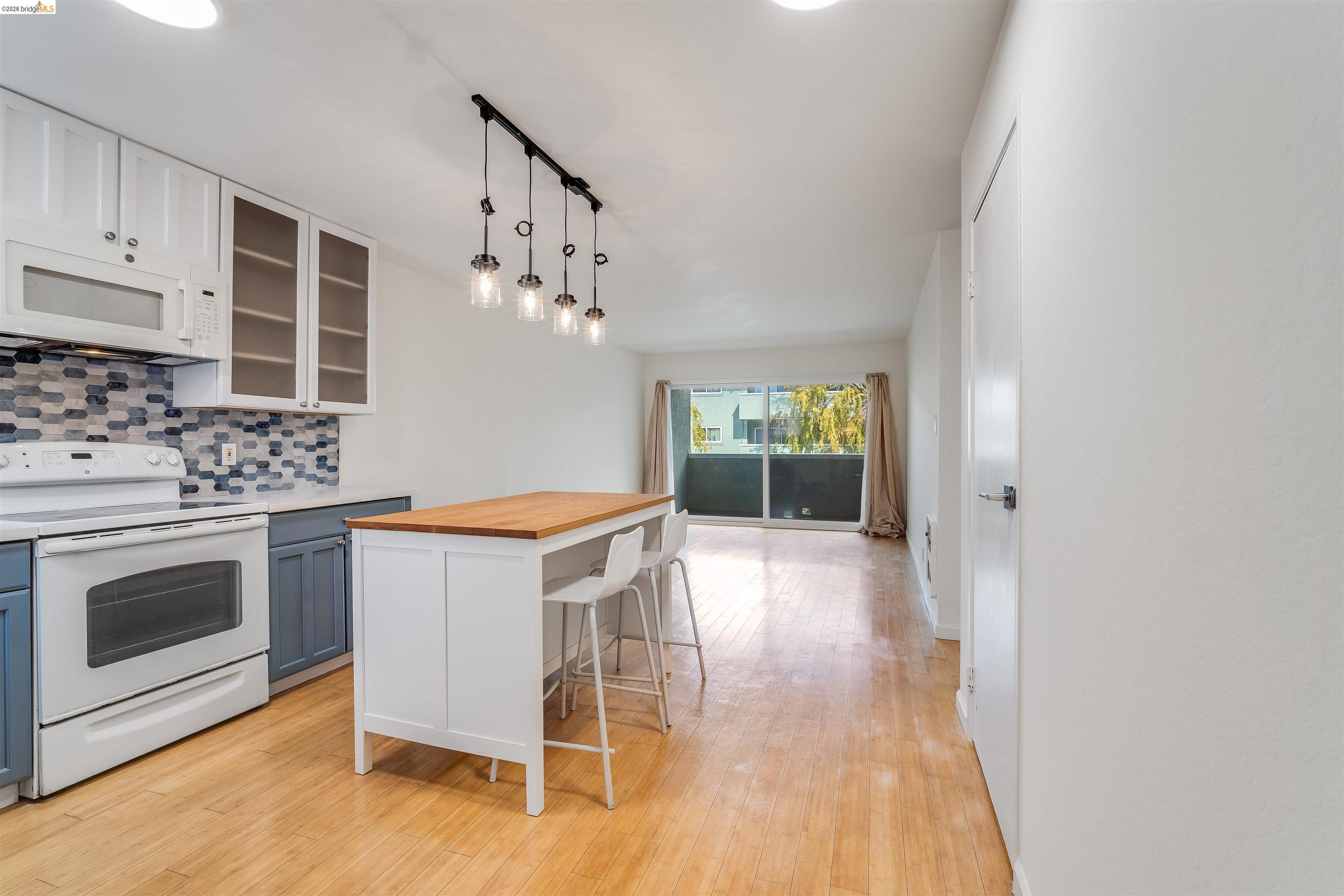 325 Kitty Hawk RD UNIT 207, Alameda, CA, 94501