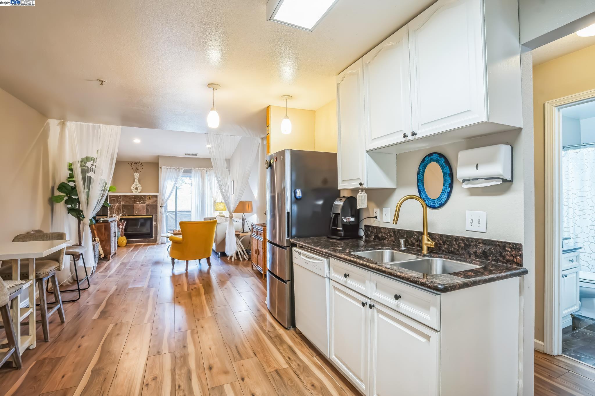 Photo #3: 41107787 Listing: Photo #3