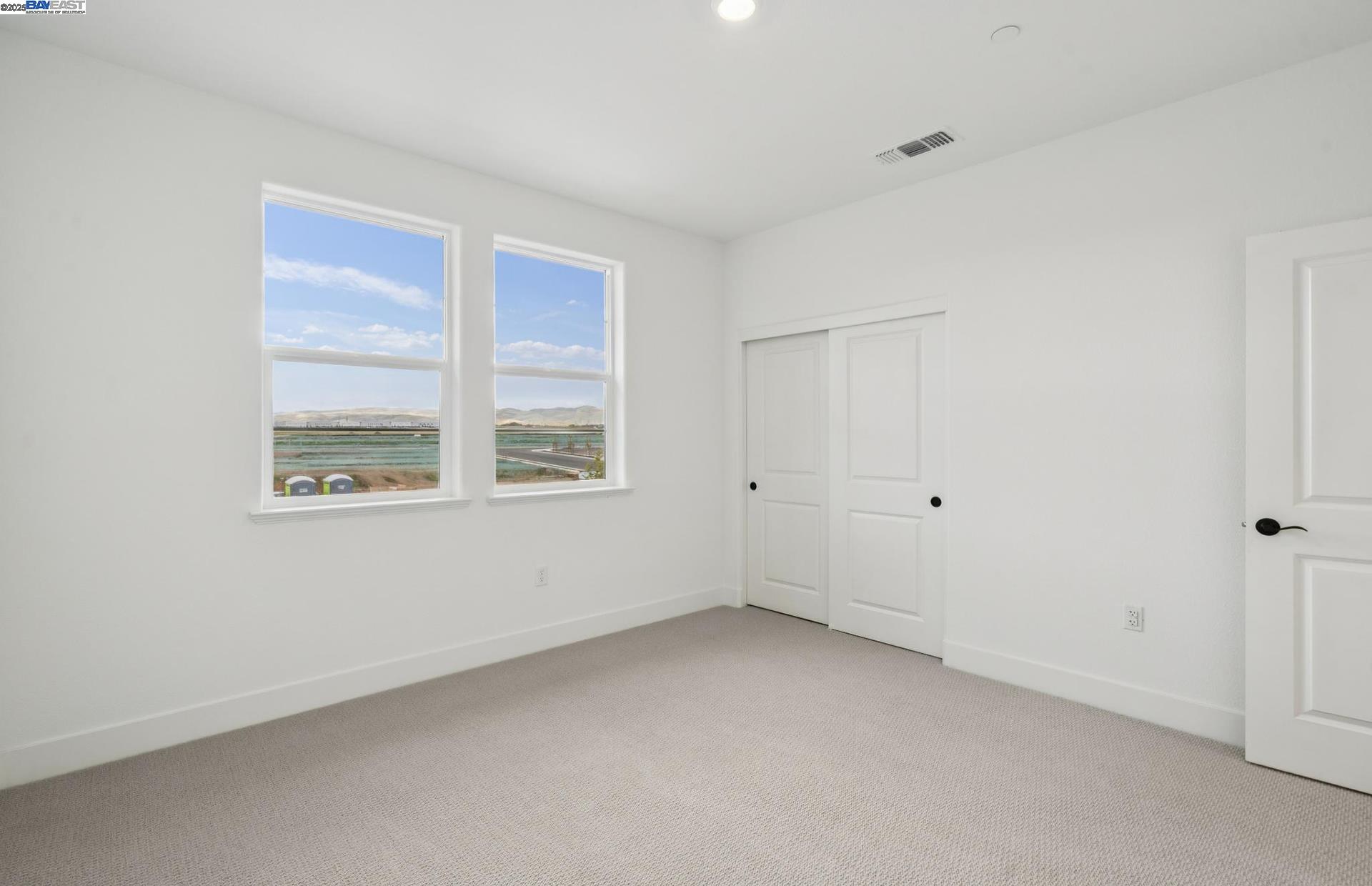 Detail Gallery Image 21 of 43 For 373 E Gobind Blvd, Mountain House,  CA 95391 - 5 Beds | 3/1 Baths