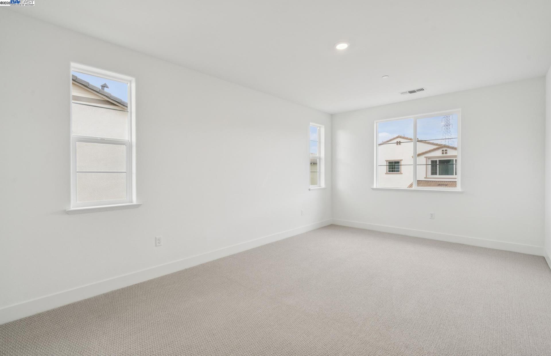 Detail Gallery Image 7 of 43 For 373 E Gobind Blvd, Mountain House,  CA 95391 - 5 Beds | 3/1 Baths