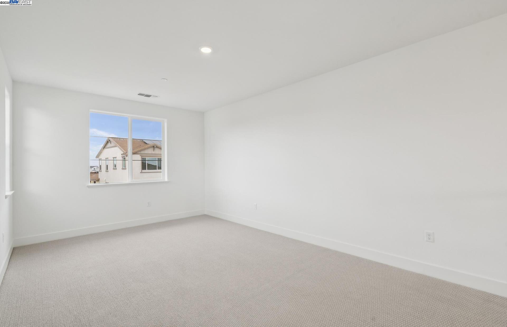 Detail Gallery Image 8 of 43 For 373 E Gobind Blvd, Mountain House,  CA 95391 - 5 Beds | 3/1 Baths