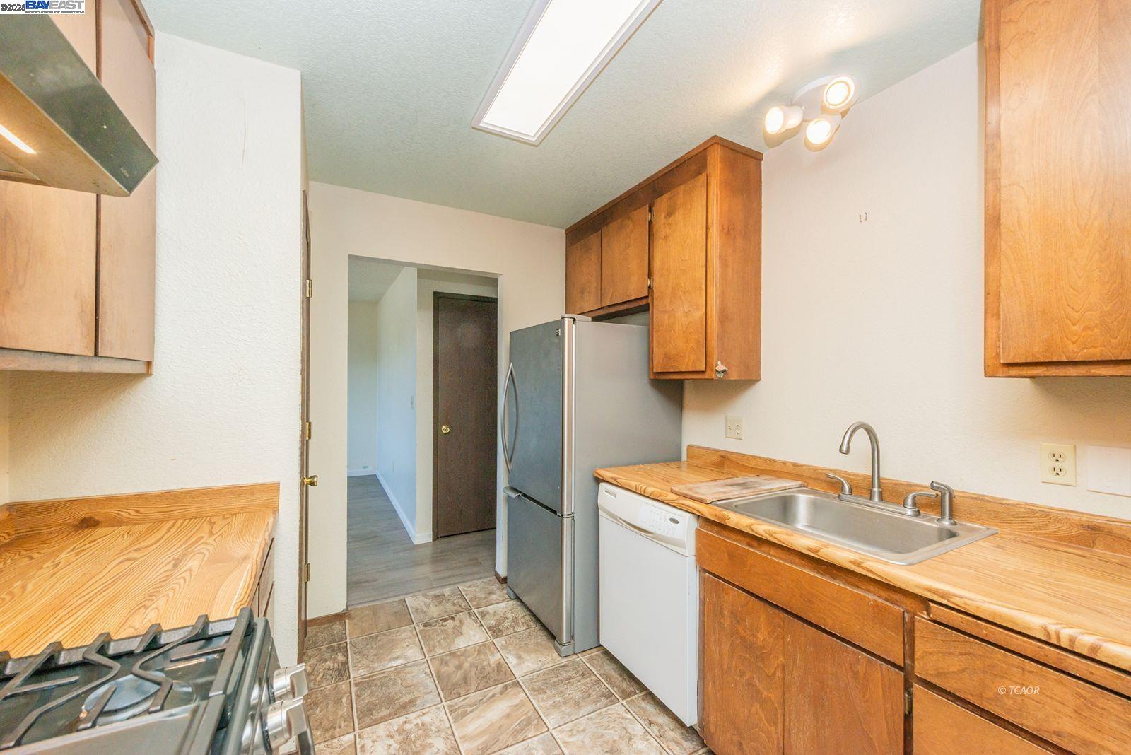 Detail Gallery Image 14 of 41 For 10 Second Ave, Lewiston,  CA 96052 - 3 Beds | 2/1 Baths