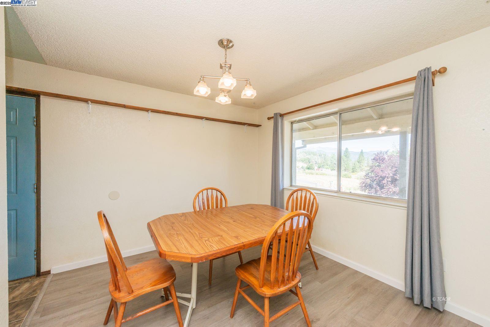 Detail Gallery Image 3 of 41 For 10 Second Ave, Lewiston,  CA 96052 - 3 Beds | 2/1 Baths