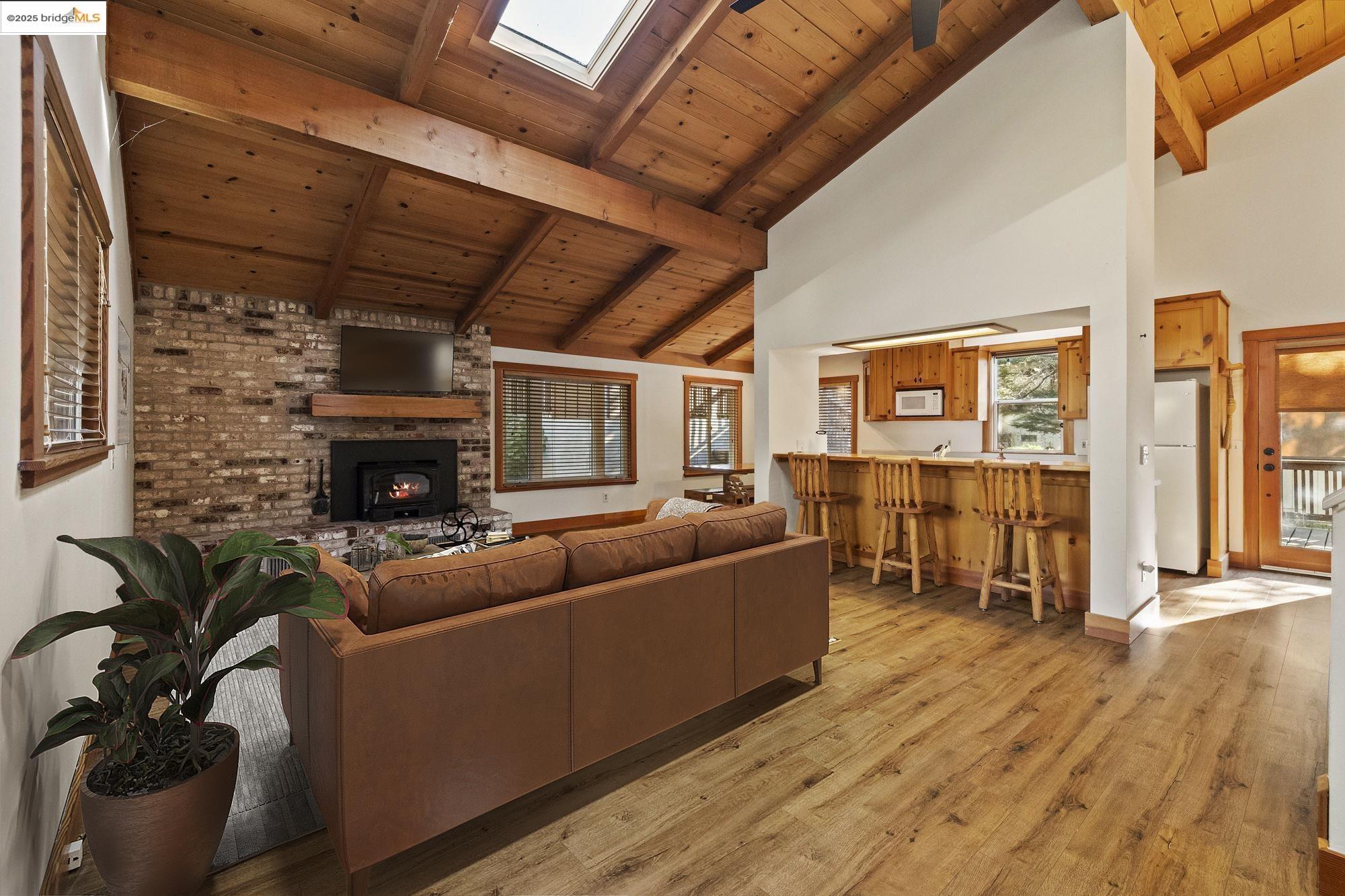 Front Image Thumbnail for EB41108705