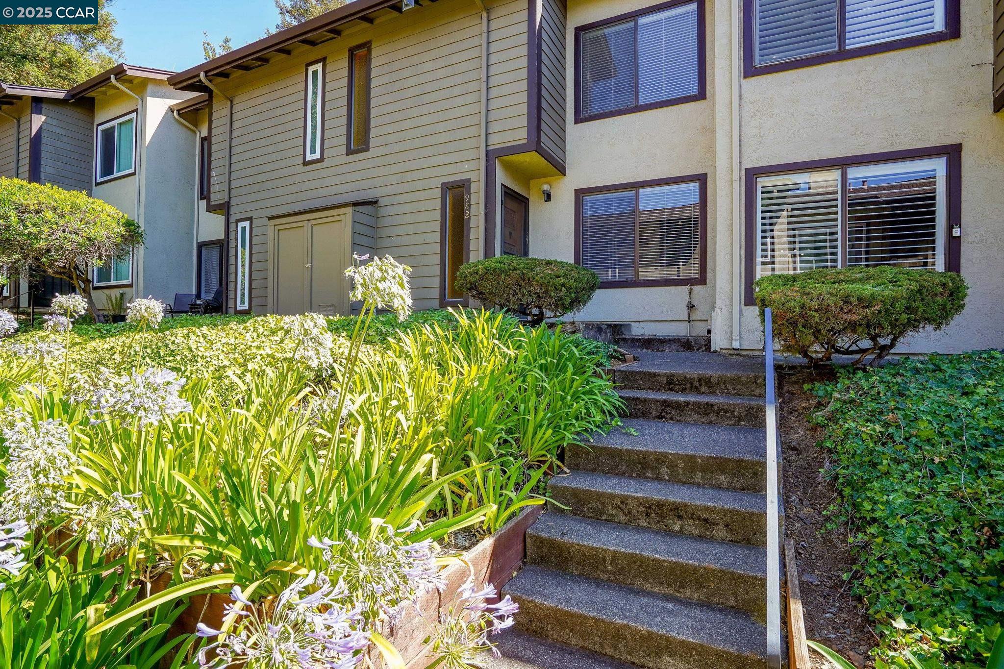 Front Image Thumbnail for CC41108841