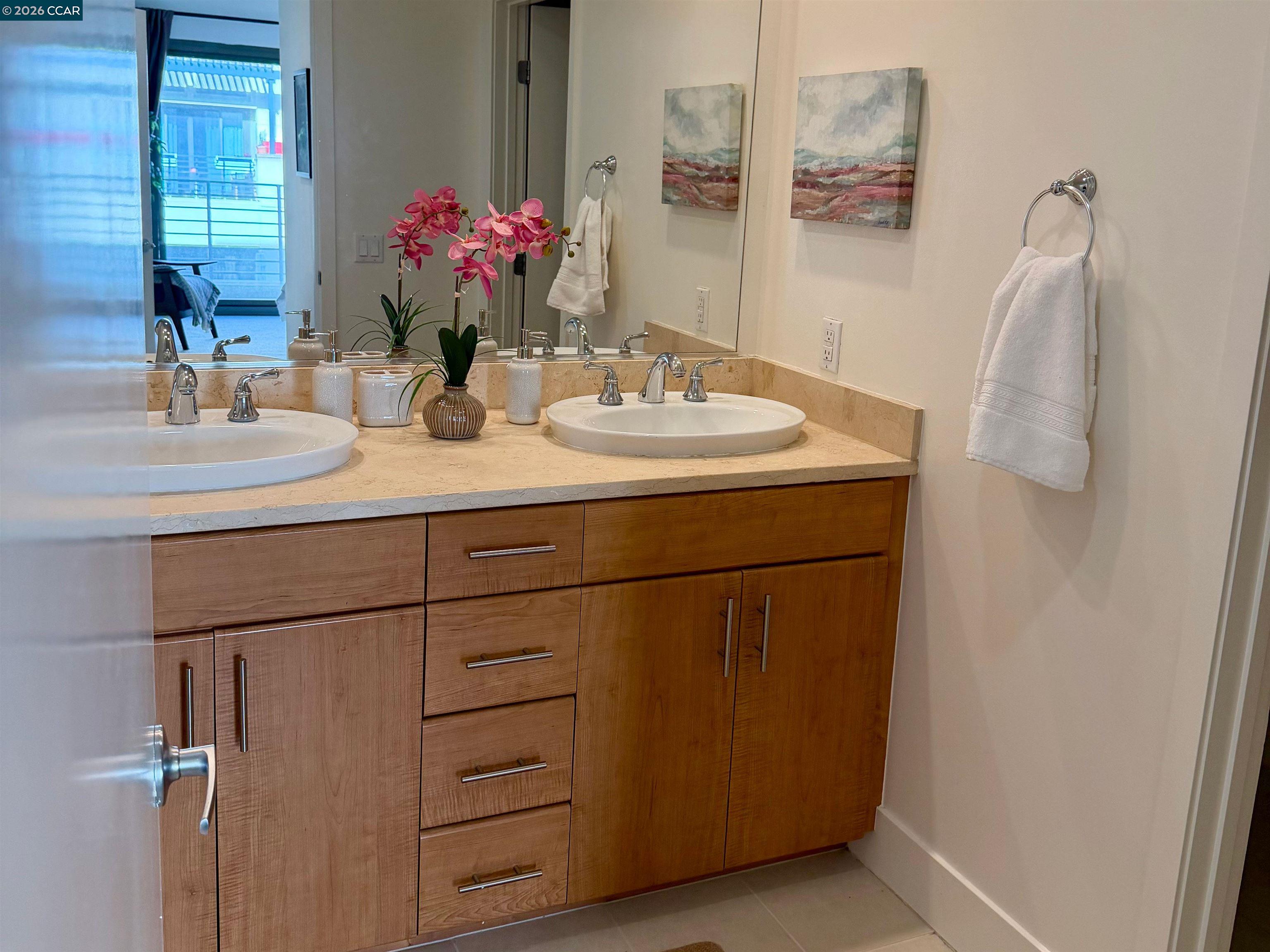 Detail Gallery Image 18 of 27 For 438 W Grand Ave #528,  Oakland,  CA 94612 - 2 Beds | 2 Baths