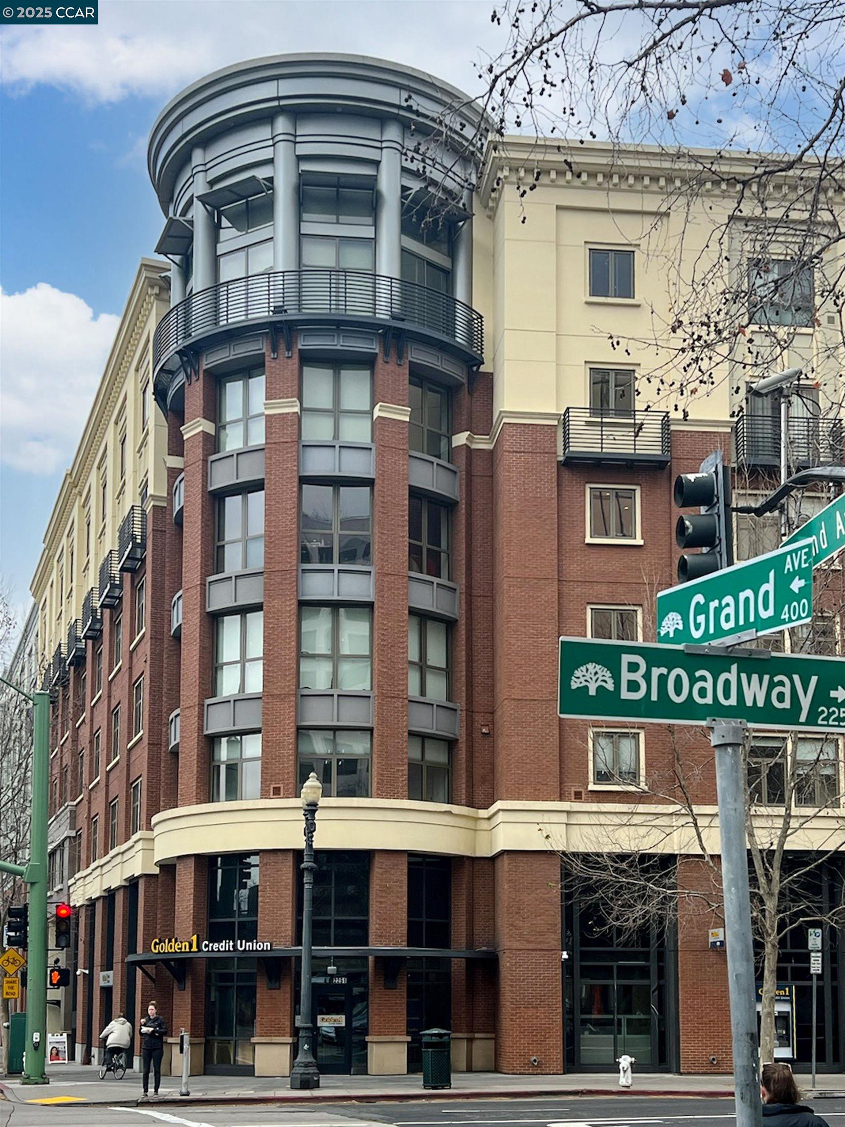 Detail Gallery Image 20 of 27 For 438 W Grand Ave #528,  Oakland,  CA 94612 - 2 Beds | 2 Baths