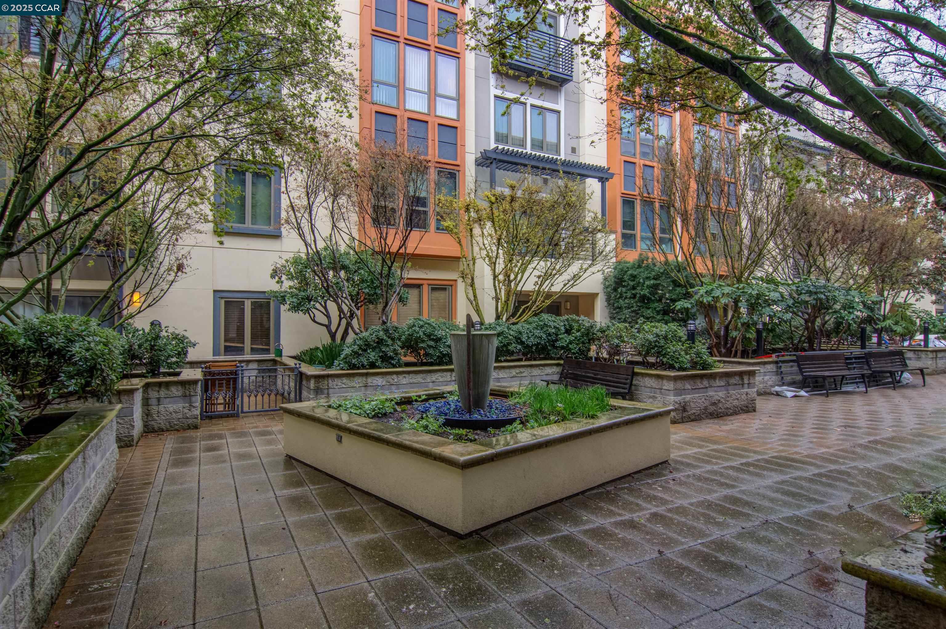 Detail Gallery Image 23 of 27 For 438 W Grand Ave #528,  Oakland,  CA 94612 - 2 Beds | 2 Baths