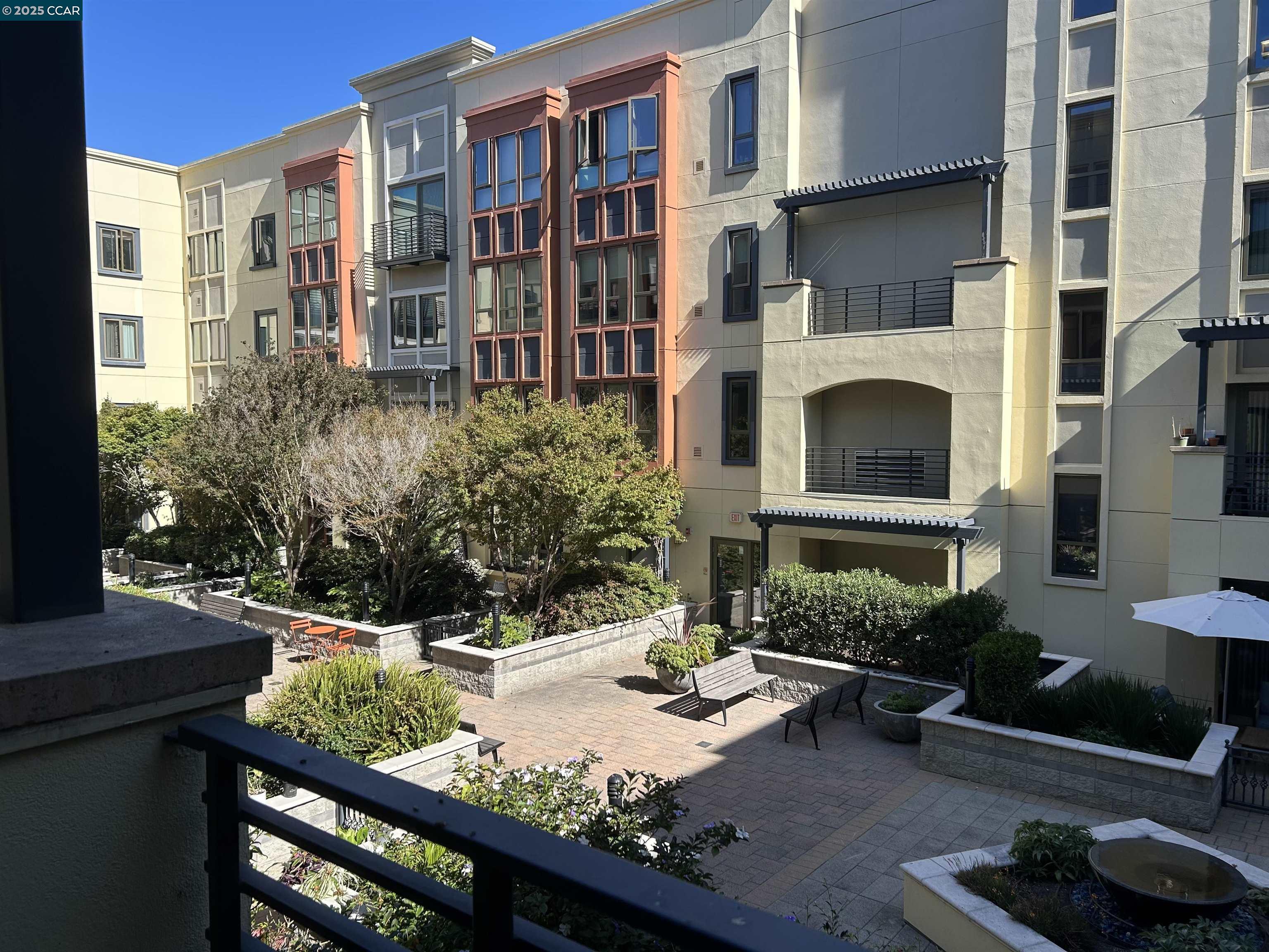 Detail Gallery Image 27 of 27 For 438 W Grand Ave #528,  Oakland,  CA 94612 - 2 Beds | 2 Baths