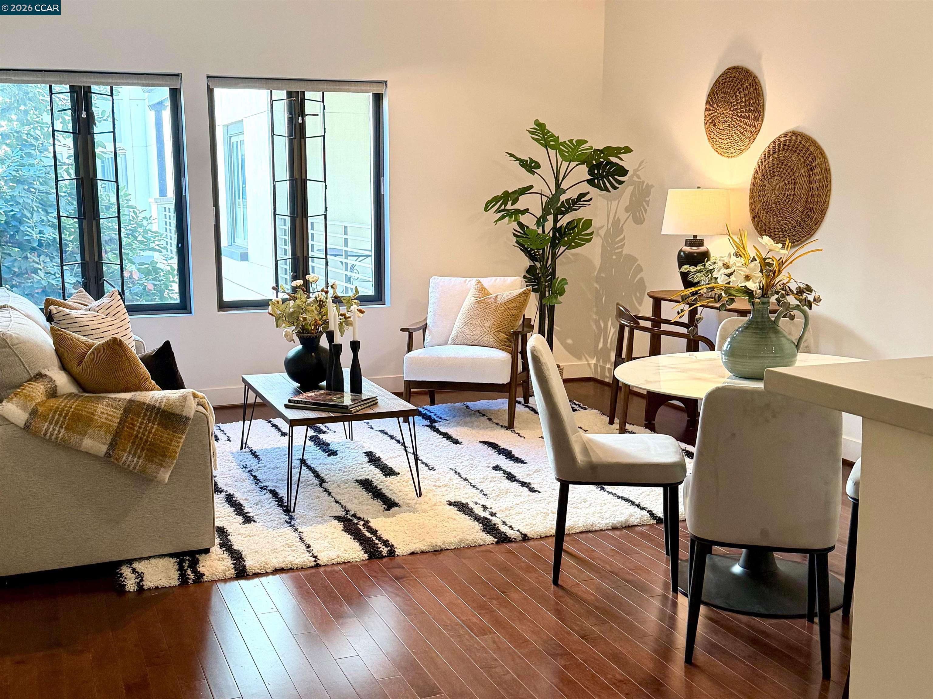 Detail Gallery Image 7 of 27 For 438 W Grand Ave #528,  Oakland,  CA 94612 - 2 Beds | 2 Baths