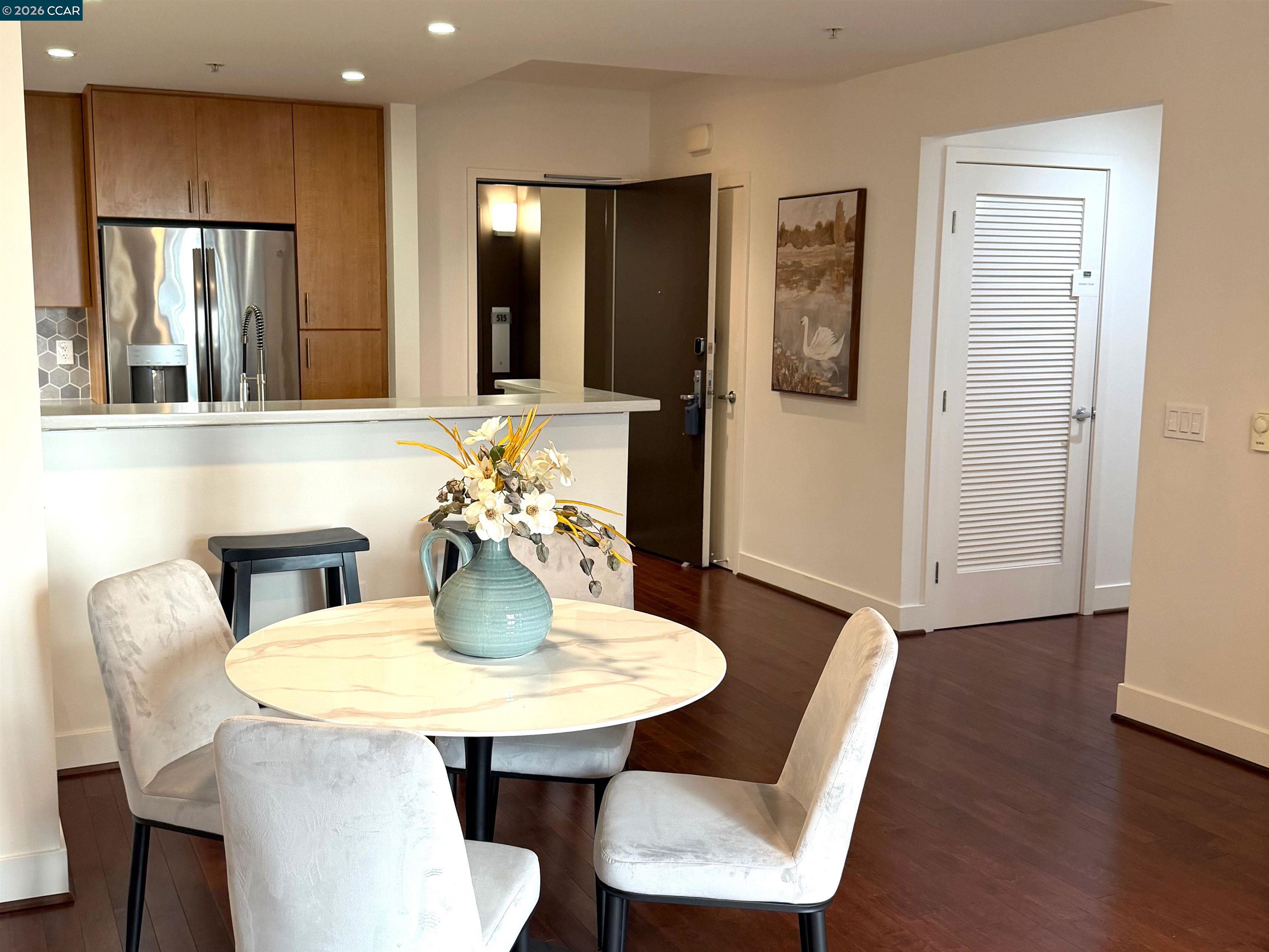 Detail Gallery Image 8 of 27 For 438 W Grand Ave #528,  Oakland,  CA 94612 - 2 Beds | 2 Baths