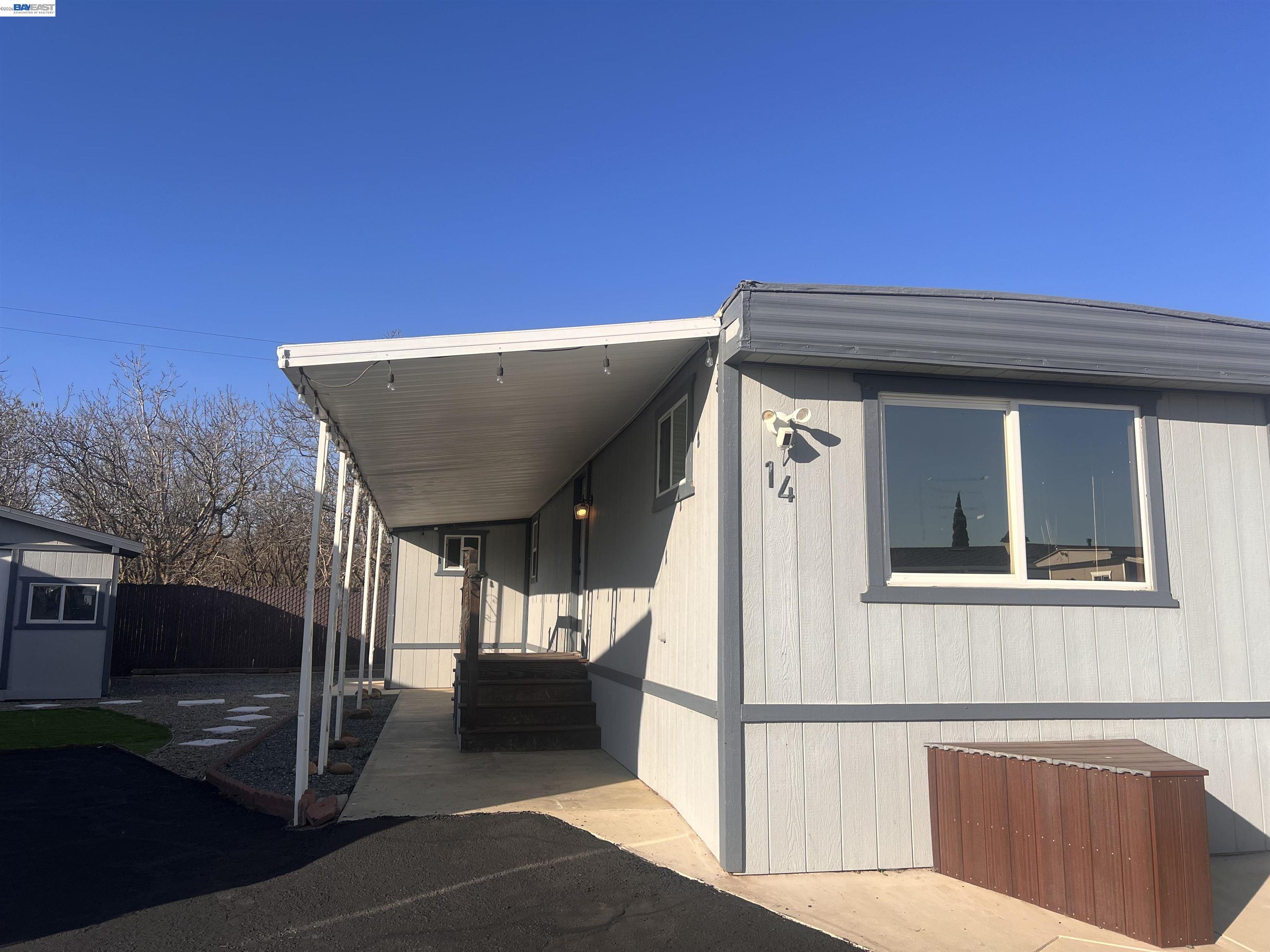 Front Image Thumbnail for BE41109399