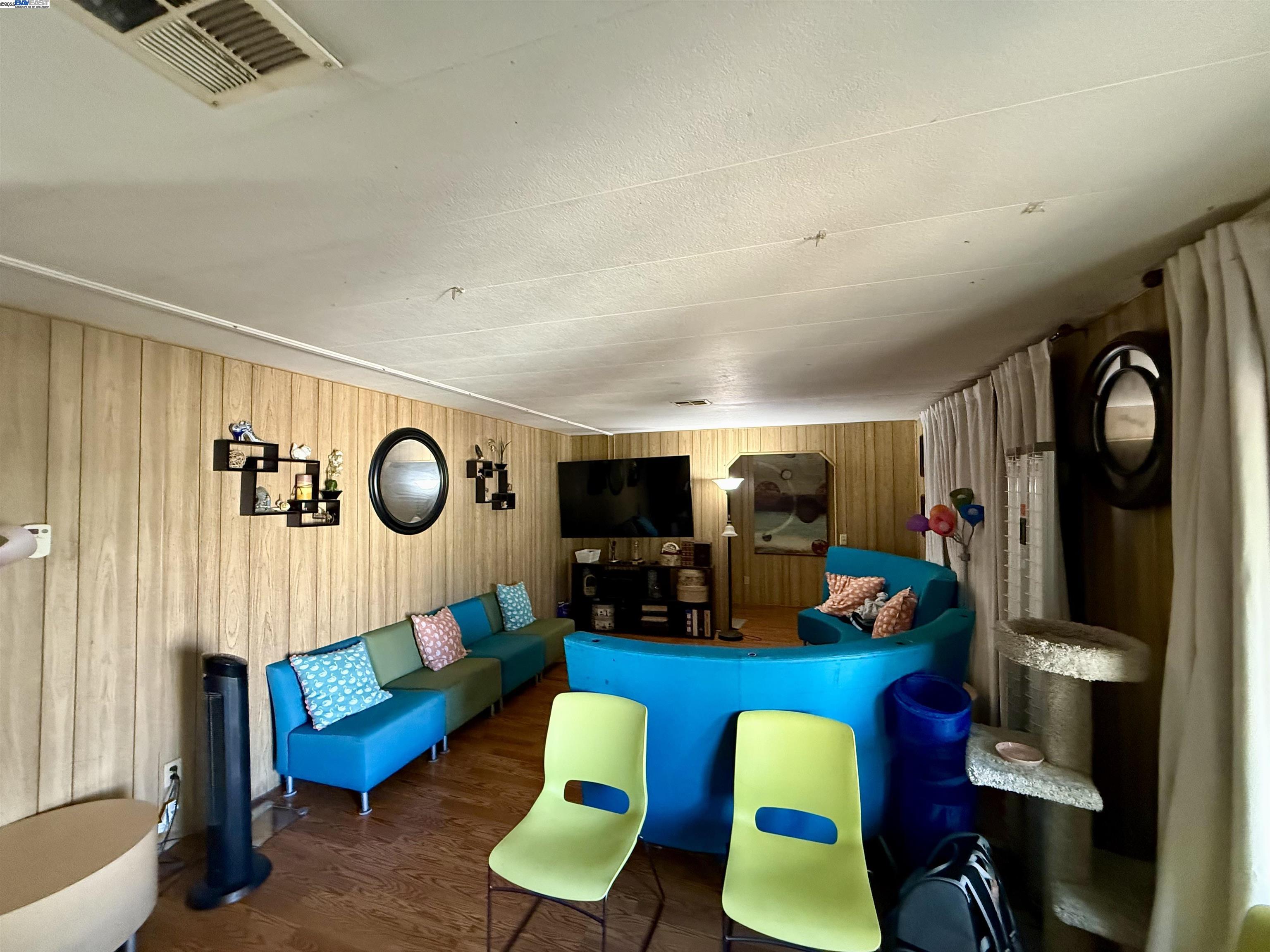 Detail Gallery Image 3 of 6 For 1220 Tasman #558,  Sunnyvale,  CA 94089 - 3 Beds | 2 Baths