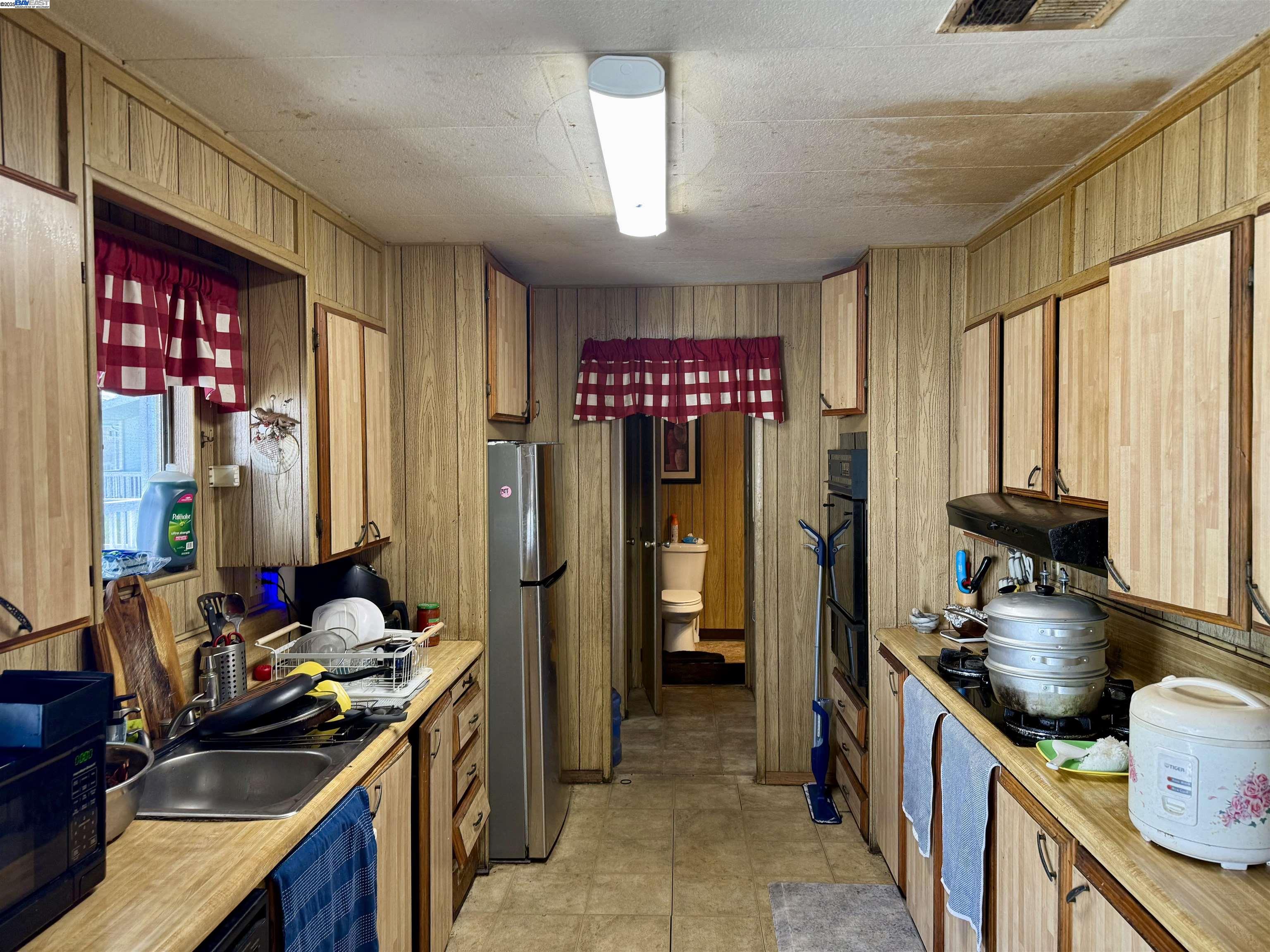 Detail Gallery Image 4 of 6 For 1220 Tasman #558,  Sunnyvale,  CA 94089 - 3 Beds | 2 Baths