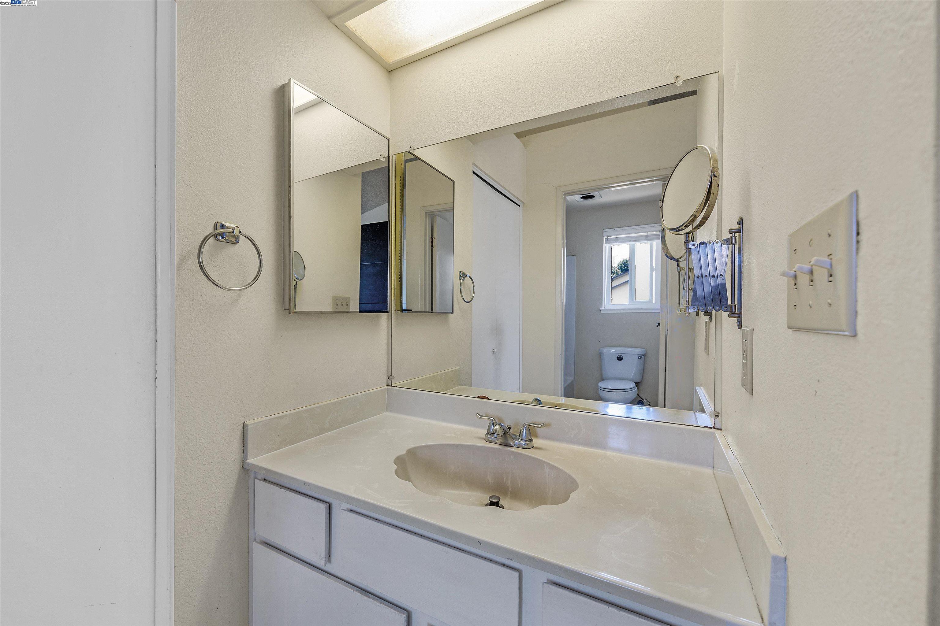 Photo #14: 41110000 Listing: Photo #14